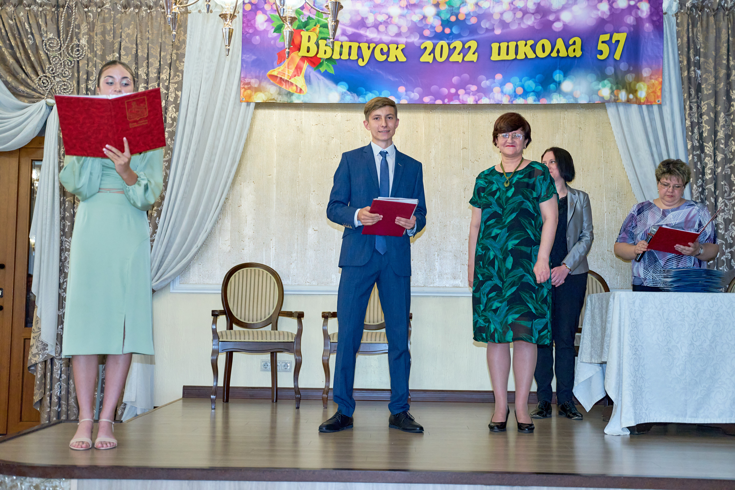 Выпускной. Выпускные фотокниги во Владивостоке Джуган Елена