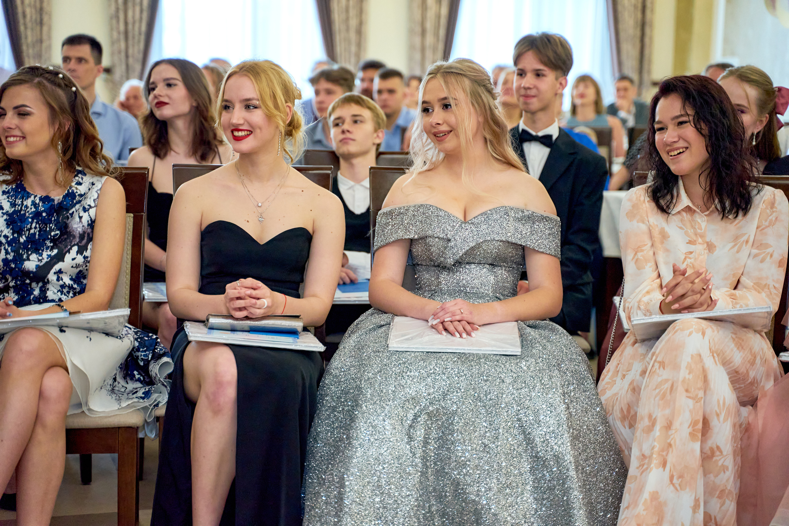 Выпускной. Выпускные фотокниги во Владивостоке Джуган Елена