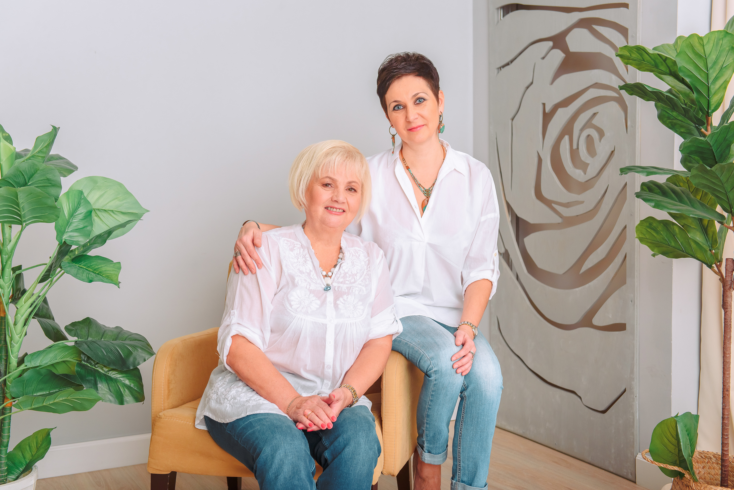 Ирина с любимой мамой фотостудия PROSTYLE. Свадебный и семейный фотограф в Москве Юлия Винник