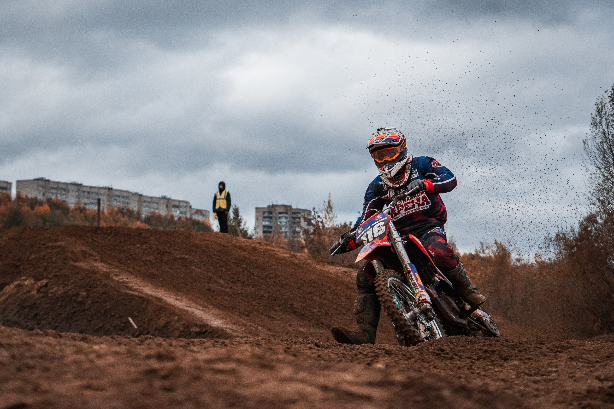 Мотокросс «Золотая осень». Паша Страхов — фотограф