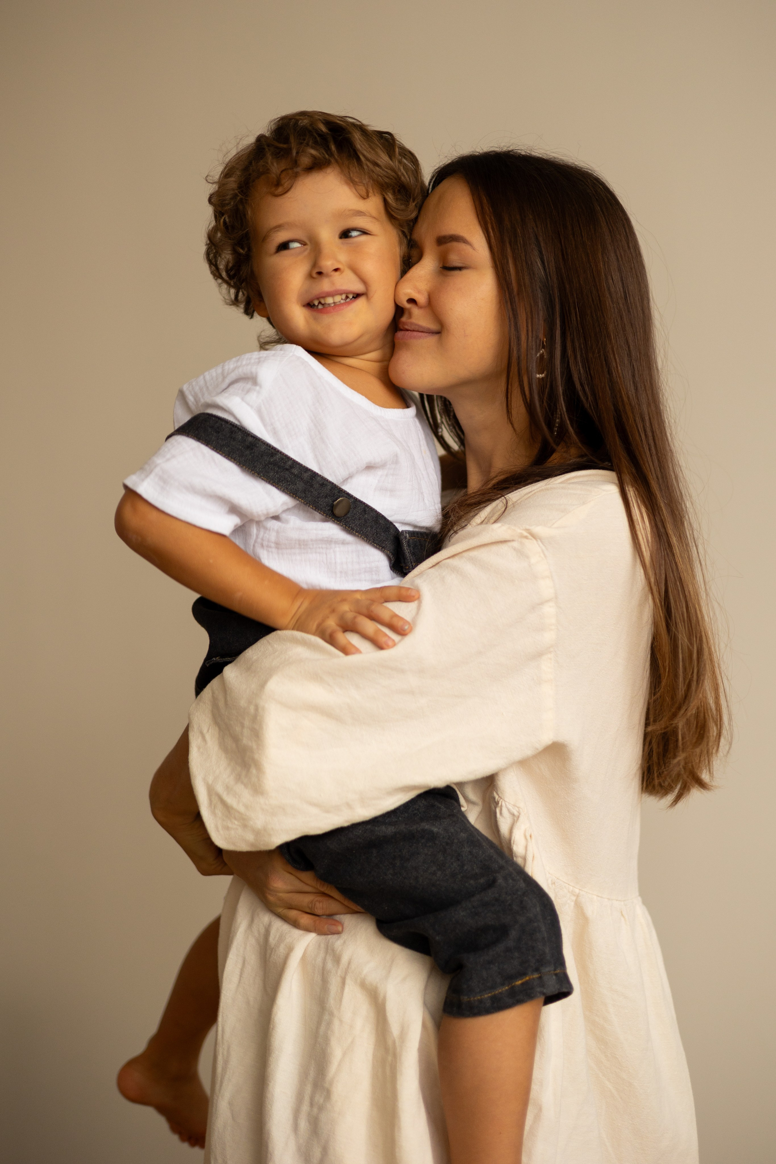 Ник, Карина, Ричард, Линда. Привет! Меня зовут Эльвира, я фотограф в Екатеринбурге