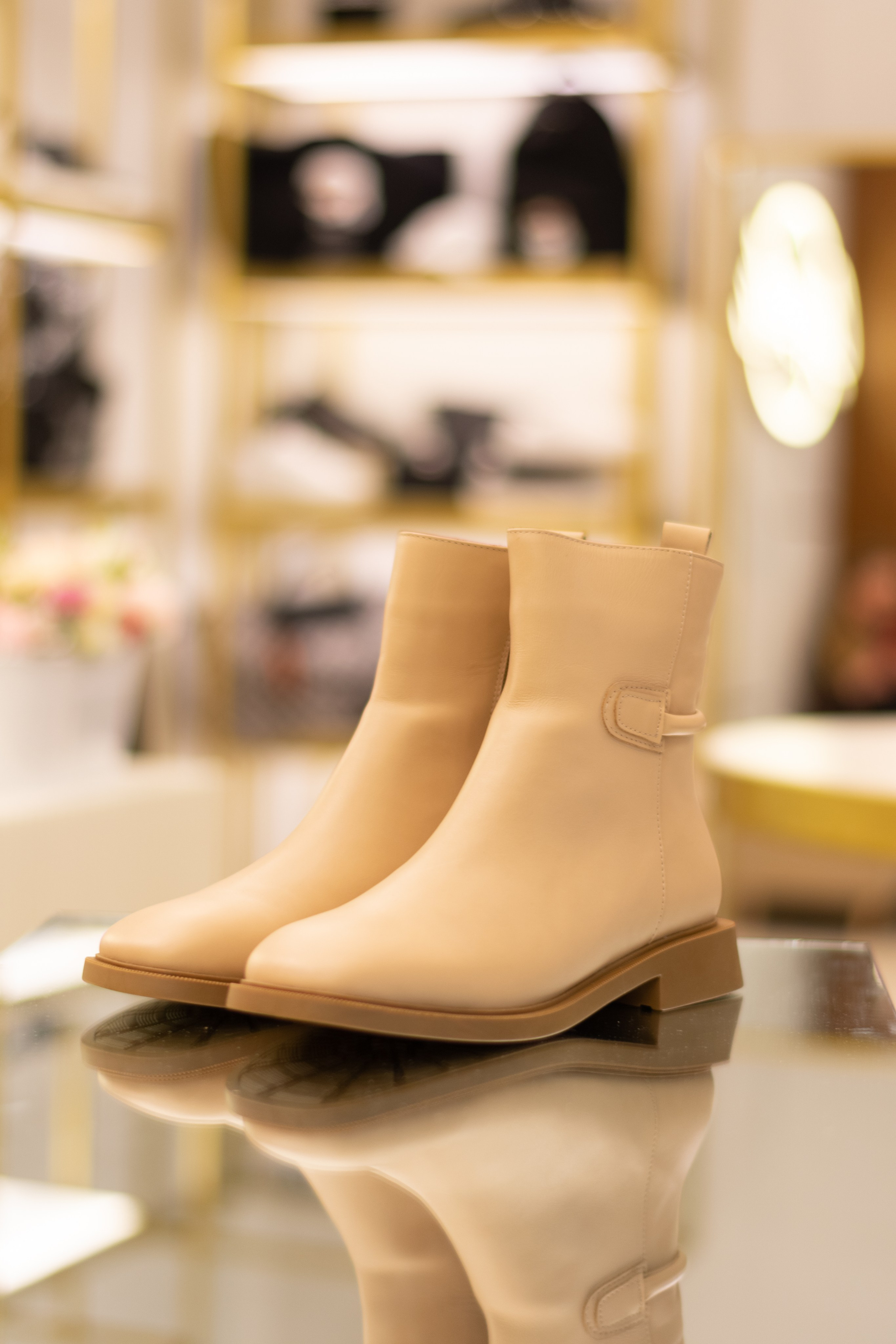 Для организаций. Предметная фотосессия для обувного магазина Capsula. Фотограф/видеограф Богдан Голованов