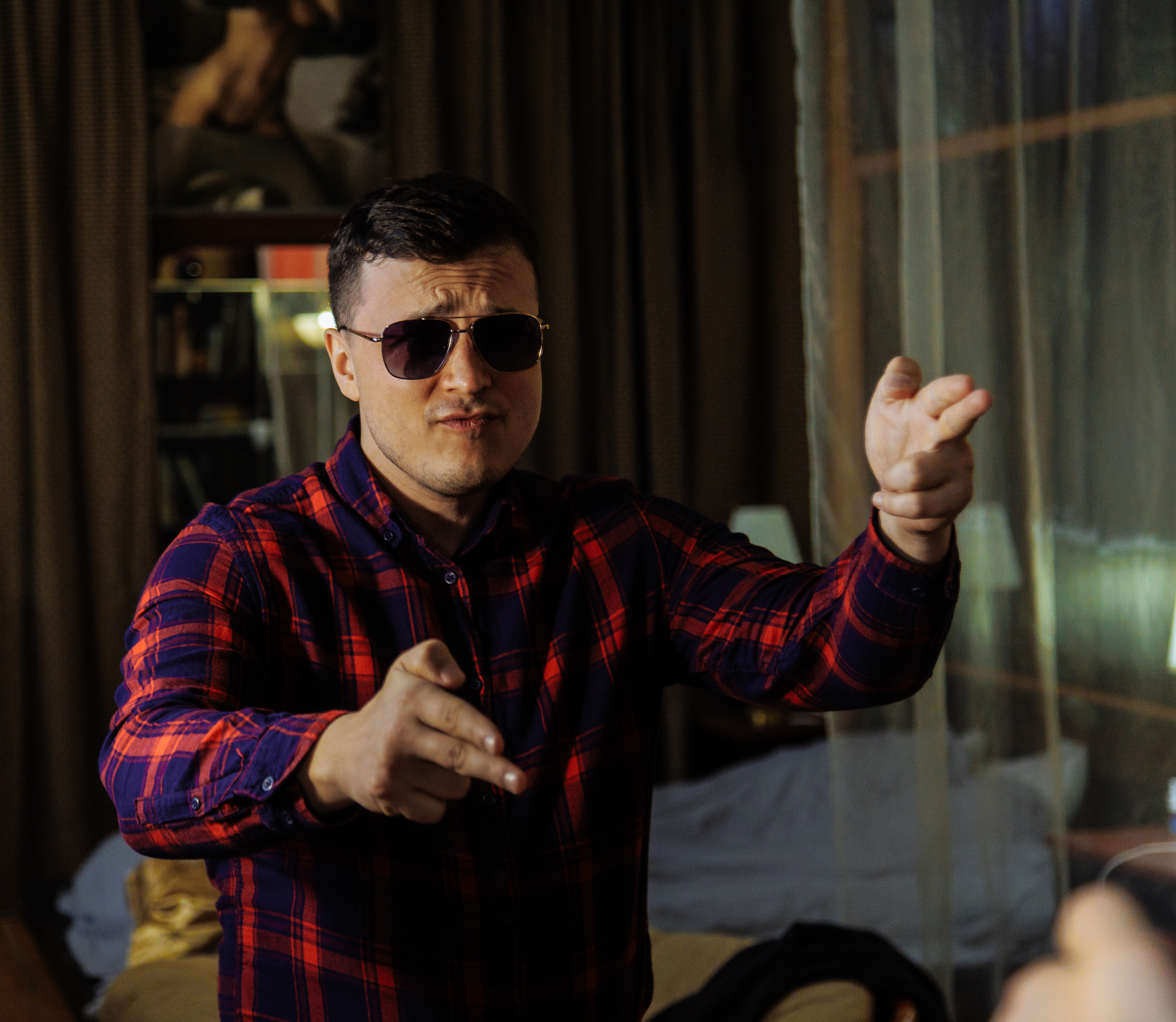 Актёр дубляжа, музыкант Сергей Гусаков. Семейный, свадебный и контент фотограф Москва