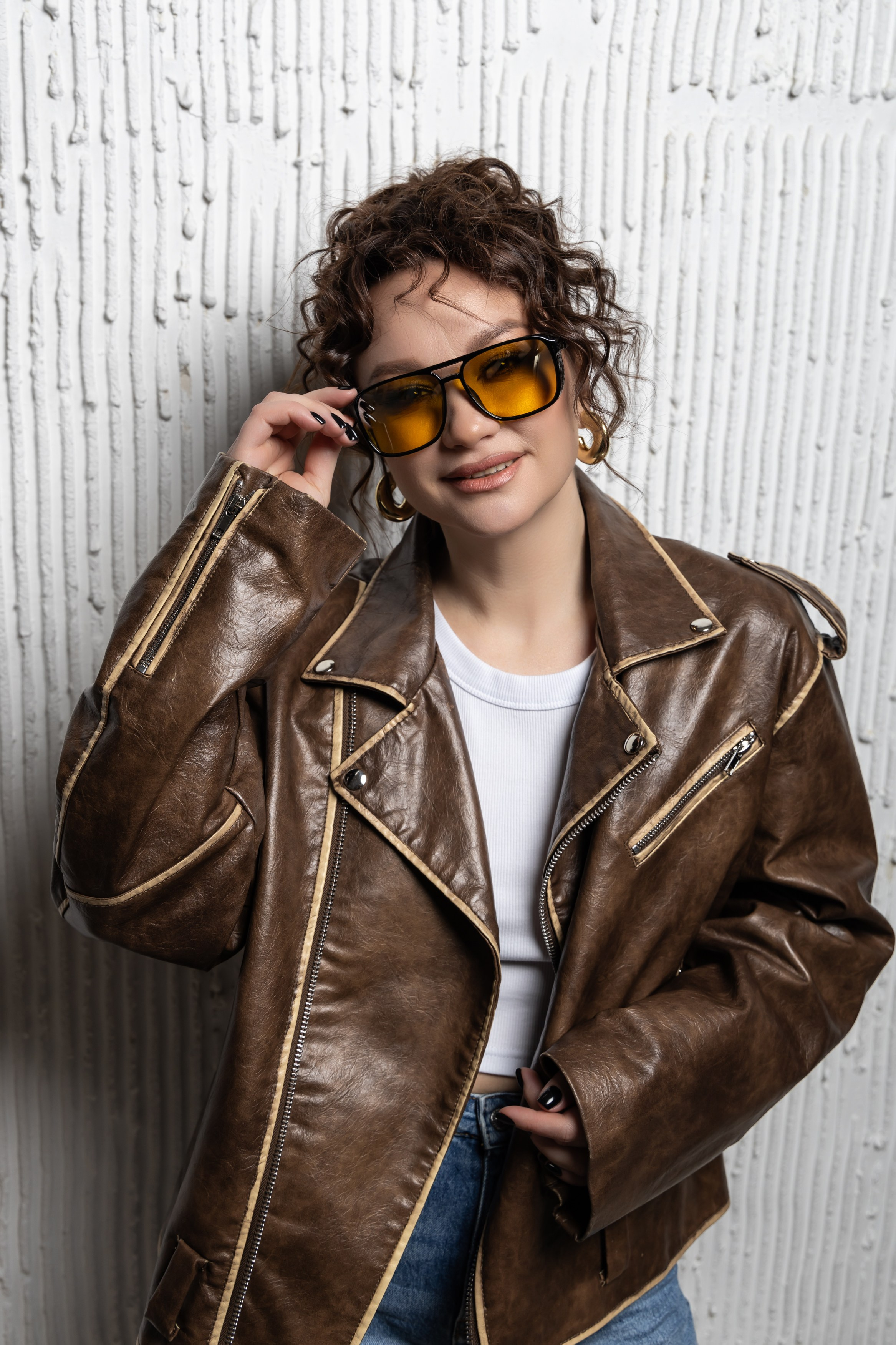 Ольга в фотостудии. Фотограф свадебный, репортажный, индивидуальный, фото для маркетплейсов, брендов, автосалонов