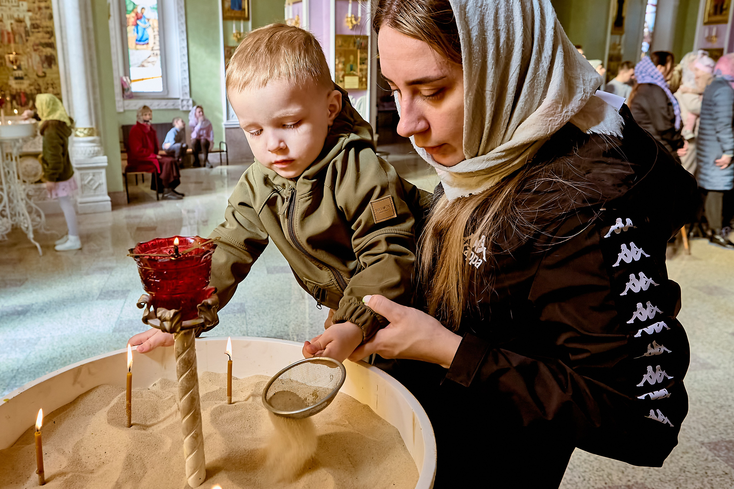 фотографии Литургии детский портрет с мамой фотограф Николай Голованов