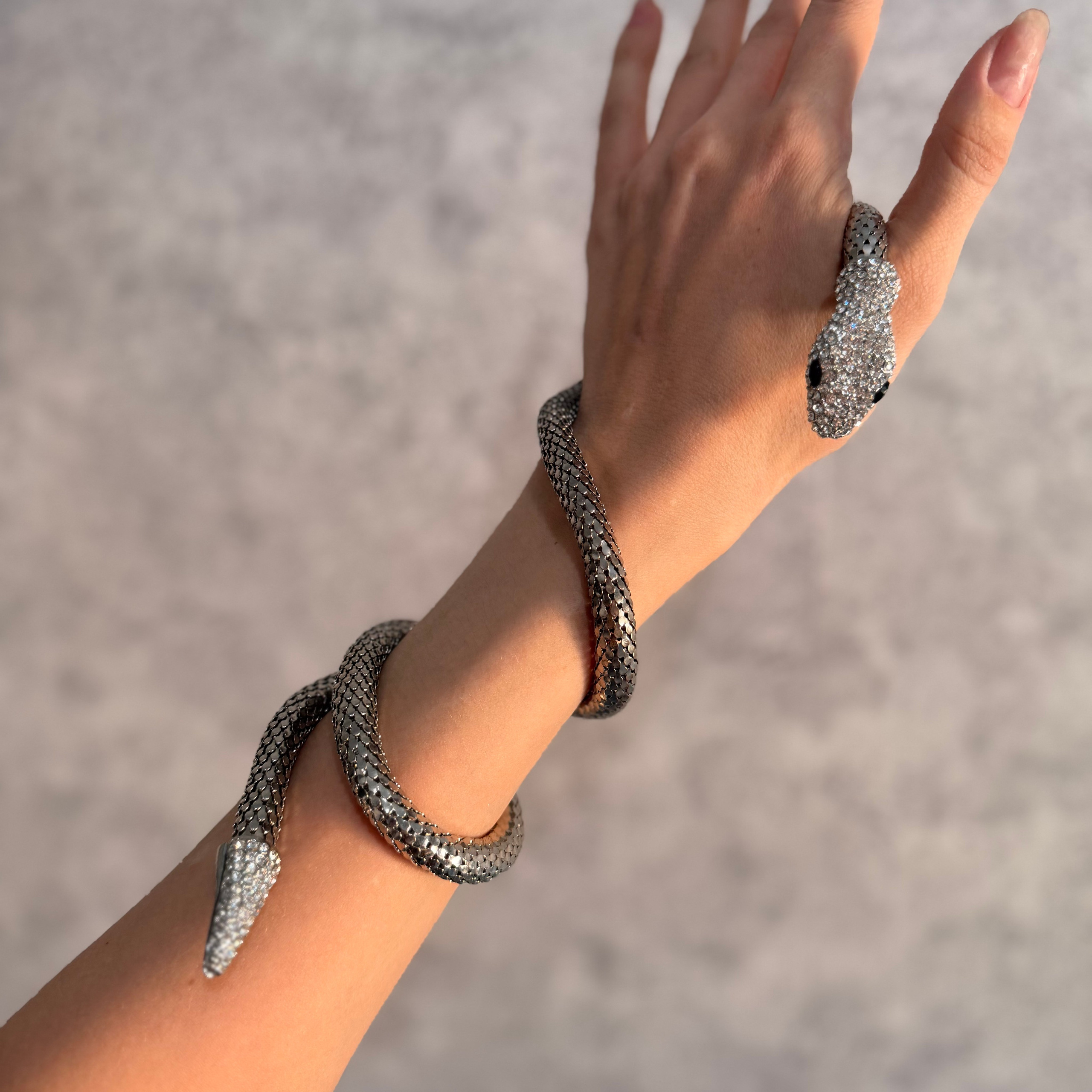 Украшения в аренду. Аренда костюмов, платьев и реквизита для фотосессий на Камчатке