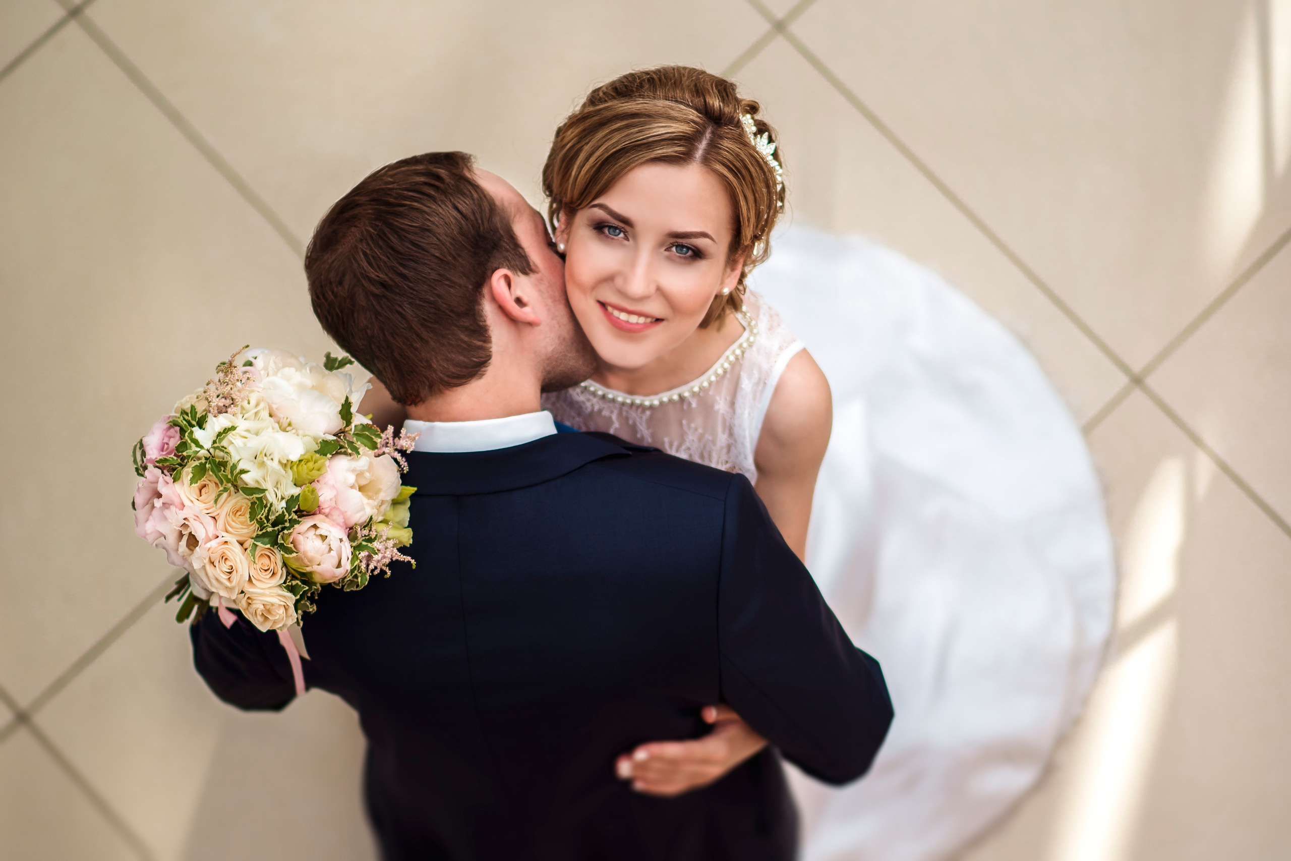 Свадебная Фотосессия в г. казани | Фотограф на Свадьбу в г. Казани Фотограф Садег Азарми тел. +79172288430 ✔ Сборы невесты и жениха✔ Утро невесты (детали, эмоции, подготовка)✔ Репортажная съёмка ЗАГСа и выездной регистрации✔ Свадебная прогулка✔ Фотосъёмка банкета и вечеринки✔ Креативные и тематические свадьбы✔ Свадьба на природе (лайфстайл)✔ Девичники и мальчишники