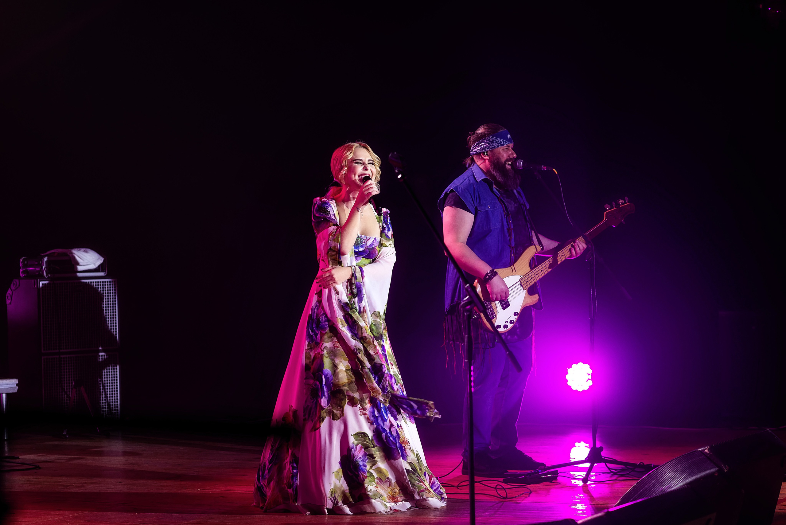 Концерт Пелагеи. Школьный, фэшн фотограф в Тюмени и в России Ирина Королева