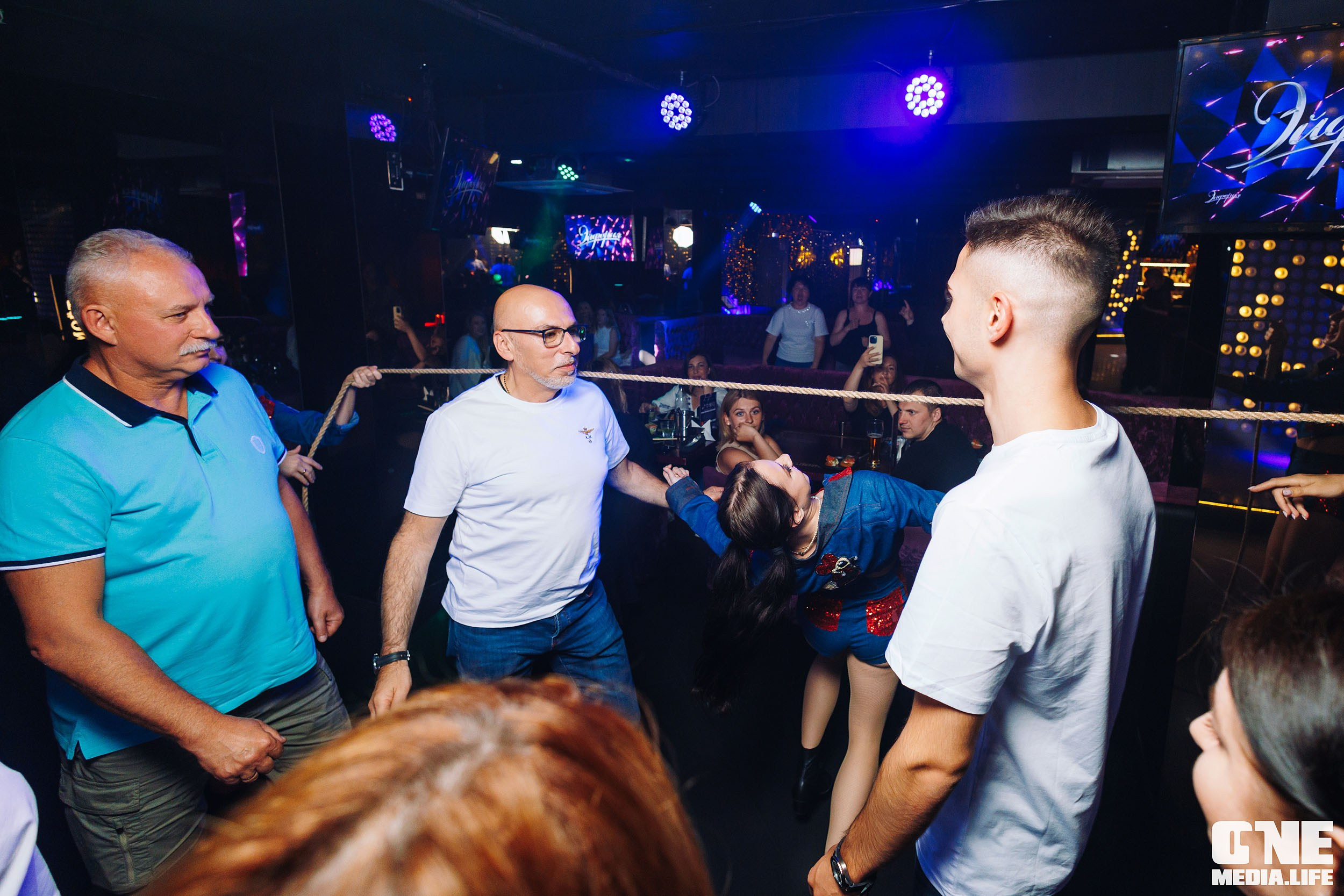 Фоторепортаж из караоке-клуба Эйфория. One Media Life: фоторепортажи, фотоотчеты с мероприятий и заведений