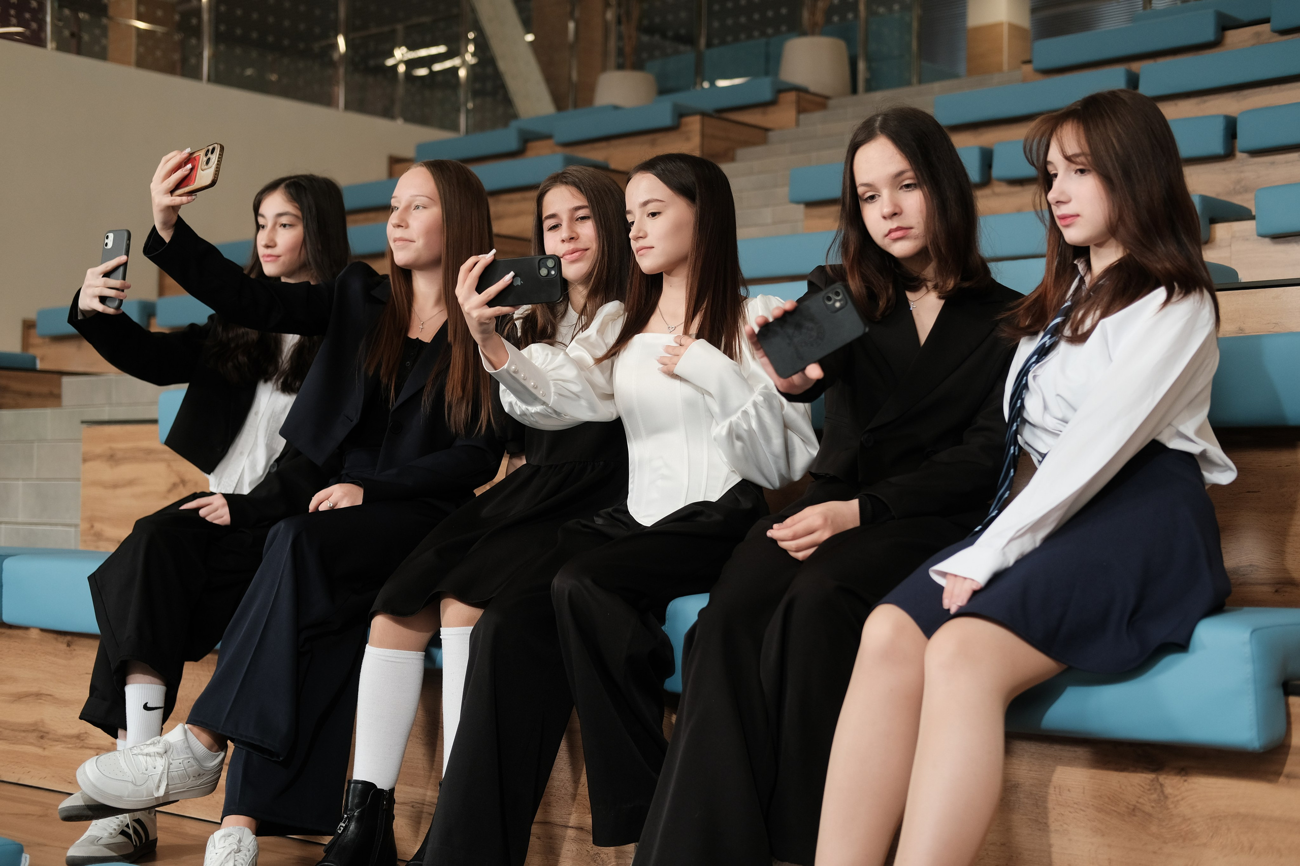 Выпускники. Фотограф Елена Дегтярева. Семейная, детская и школьная фотография в Тюмени. Яркие и живые снимки, которые сохранят историю вашей семьи