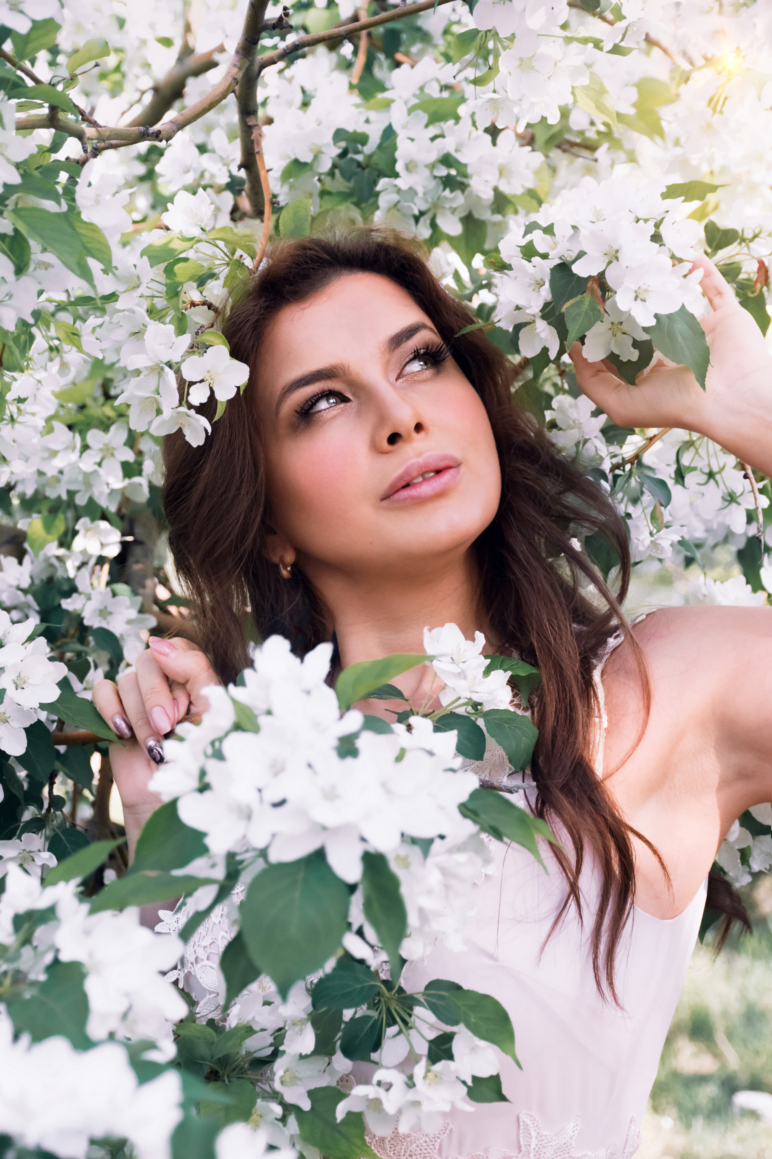Виктория. Съёмка в яблоневом цвету. Фотограф в Магнитогорске Татьяна Лоскутова