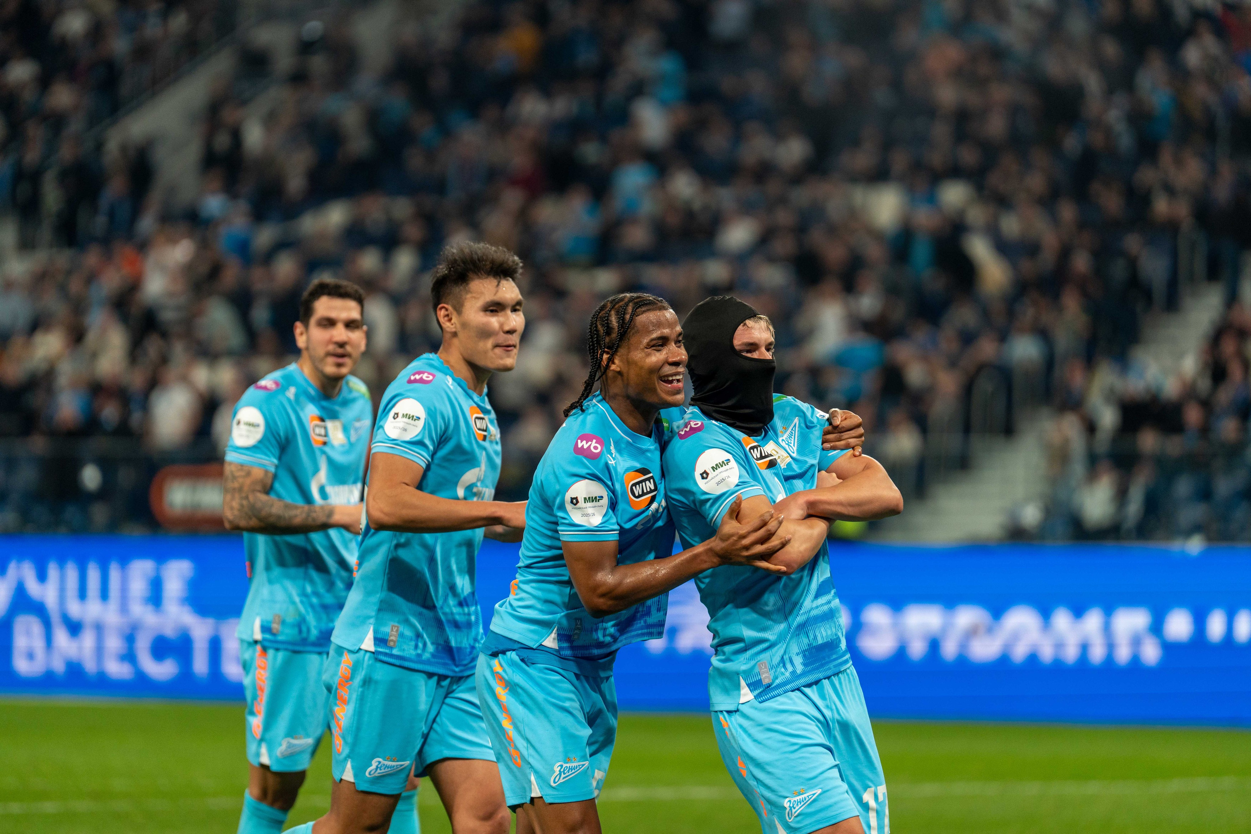 Зенит — Локомотив: фотогалерея 14-го тура РПЛ на Газпром Арене | Антон Гауф. Спортивный фотограф в Санкт-Петербурге | Антон Гауф