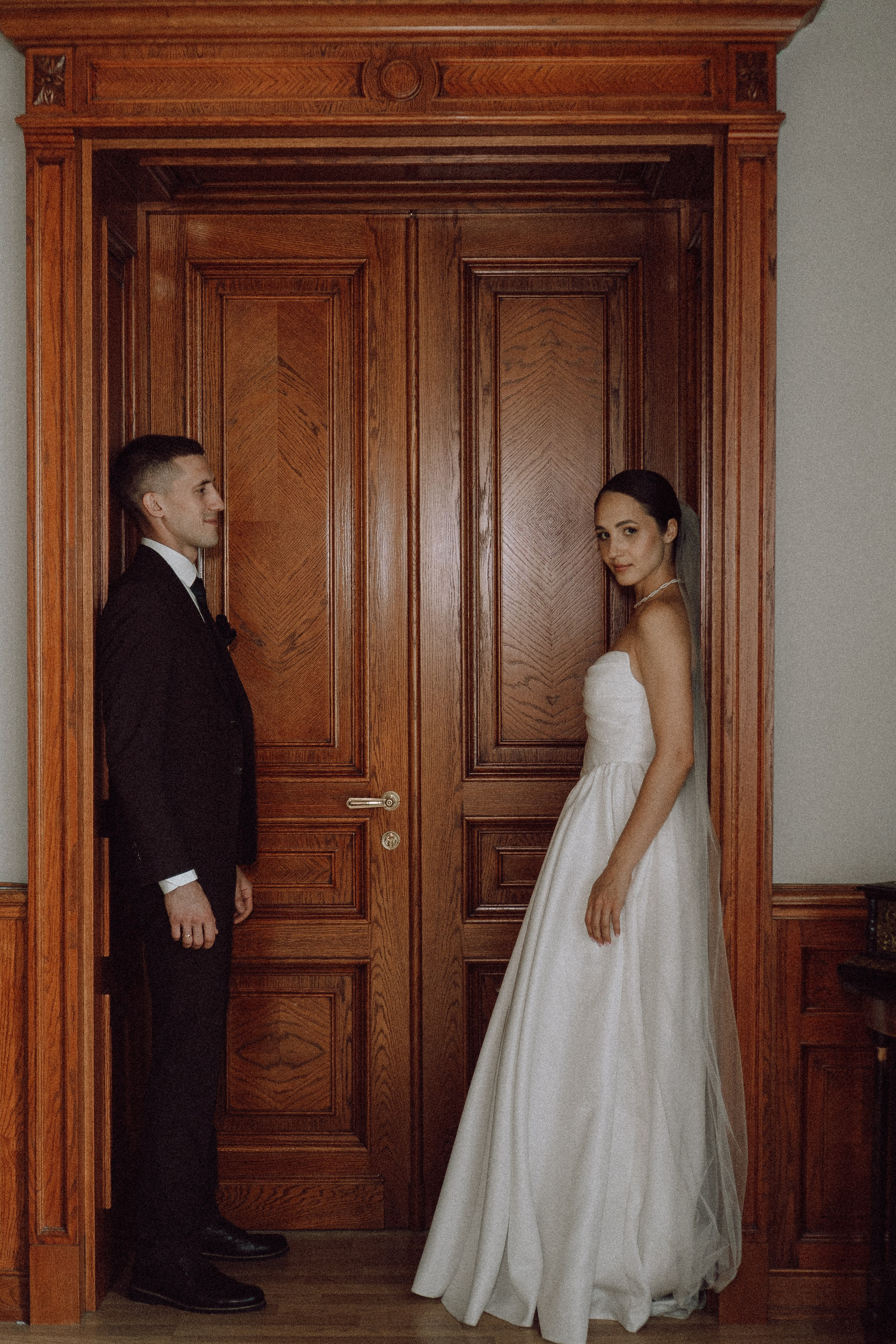 СВАДЕБНАЯ ПРОГУЛКА В САНТК-ПЕТЕРБУРГЕ (ИСАКИЕВСКИЙ СОБОР, ЗИМНЯЯ КАНАВКА, ЭРМИТАЖ И БОЛЬШАЯ МОРСКАЯ УЛИЦА). Профессиональный фотограф, Санкт-Петербург — Виктория Богомолова