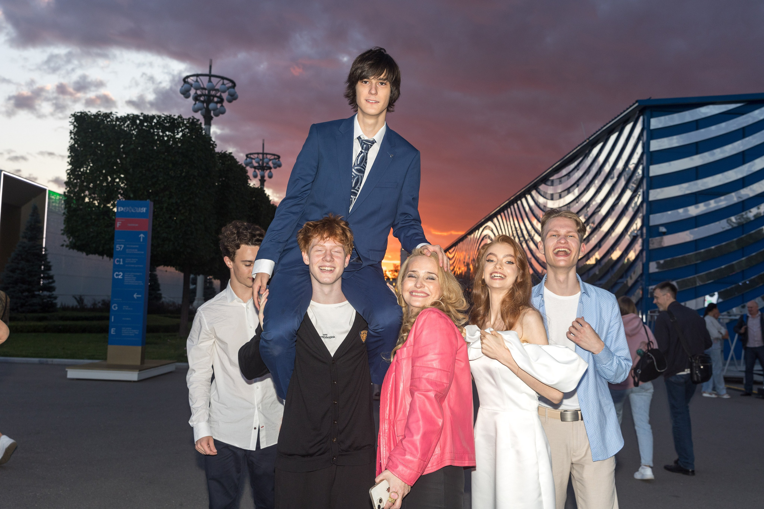 Прогулка перед выпускным. ВДНХ. Школьный фотограф в Москве Семенова Ирина