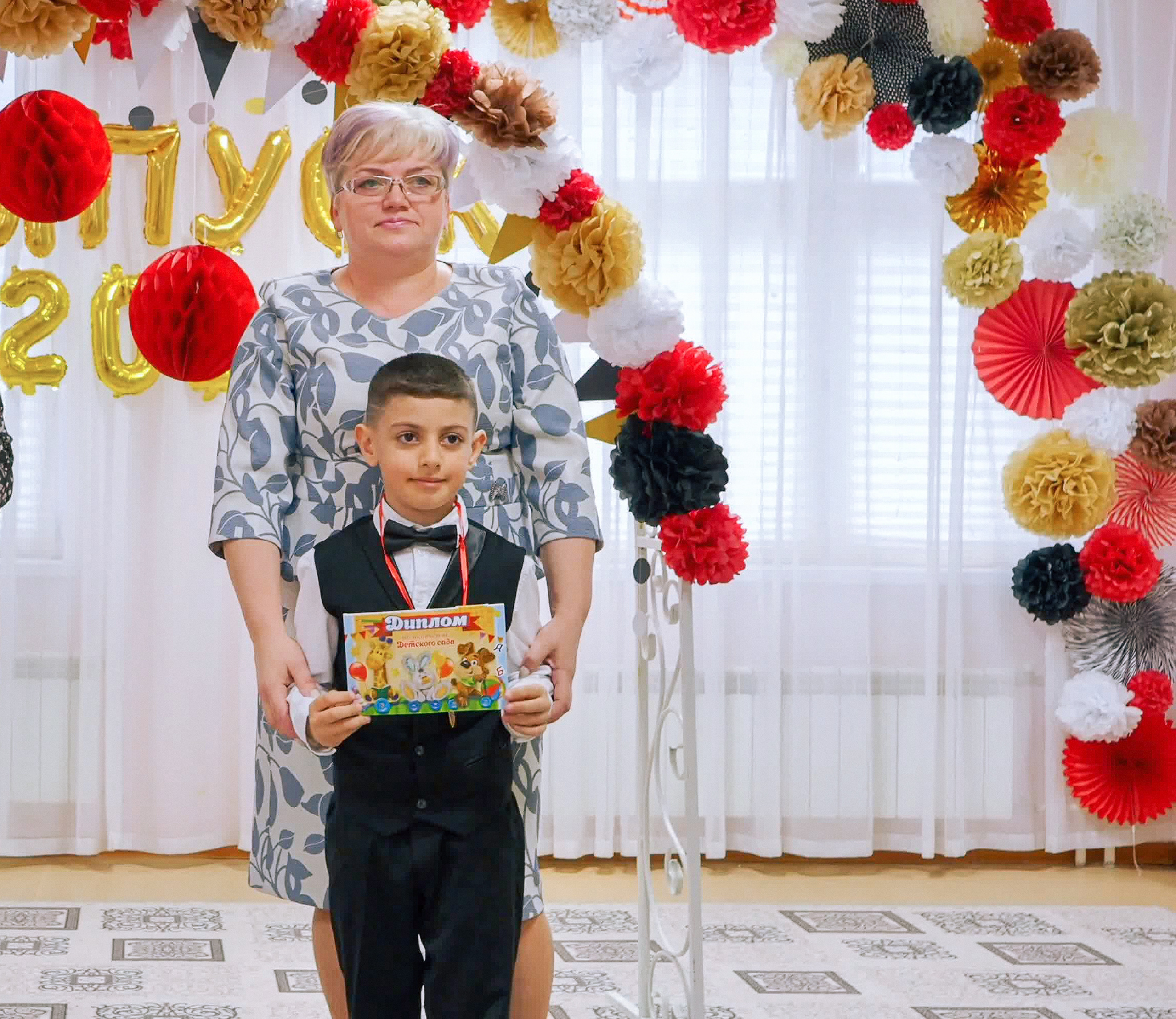 Выпускной праздник в Д/С «Ласточка». Фото с видеозаписи. Фотограф Никифоров-Гордеев Сергей. Москва и МО