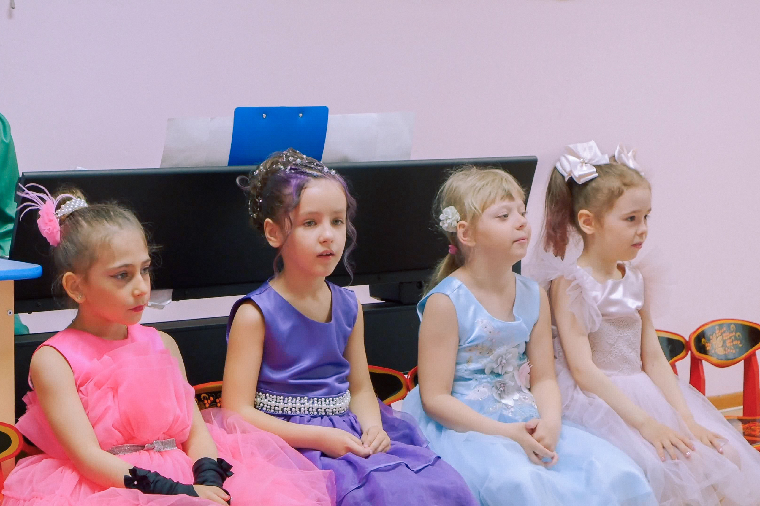 Выпускной праздник в Д/С «Ласточка». Фото с видеозаписи. Фотограф Никифоров-Гордеев Сергей. Москва и МО