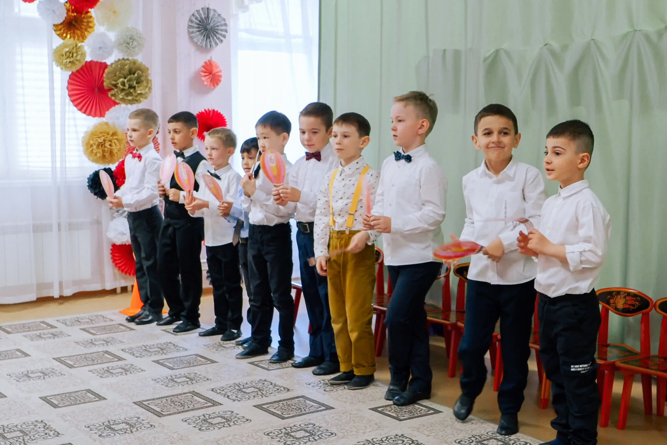 Выпускной праздник в Д/С «Ласточка». Фото с видеозаписи. Фотограф Никифоров-Гордеев Сергей. Москва и МО