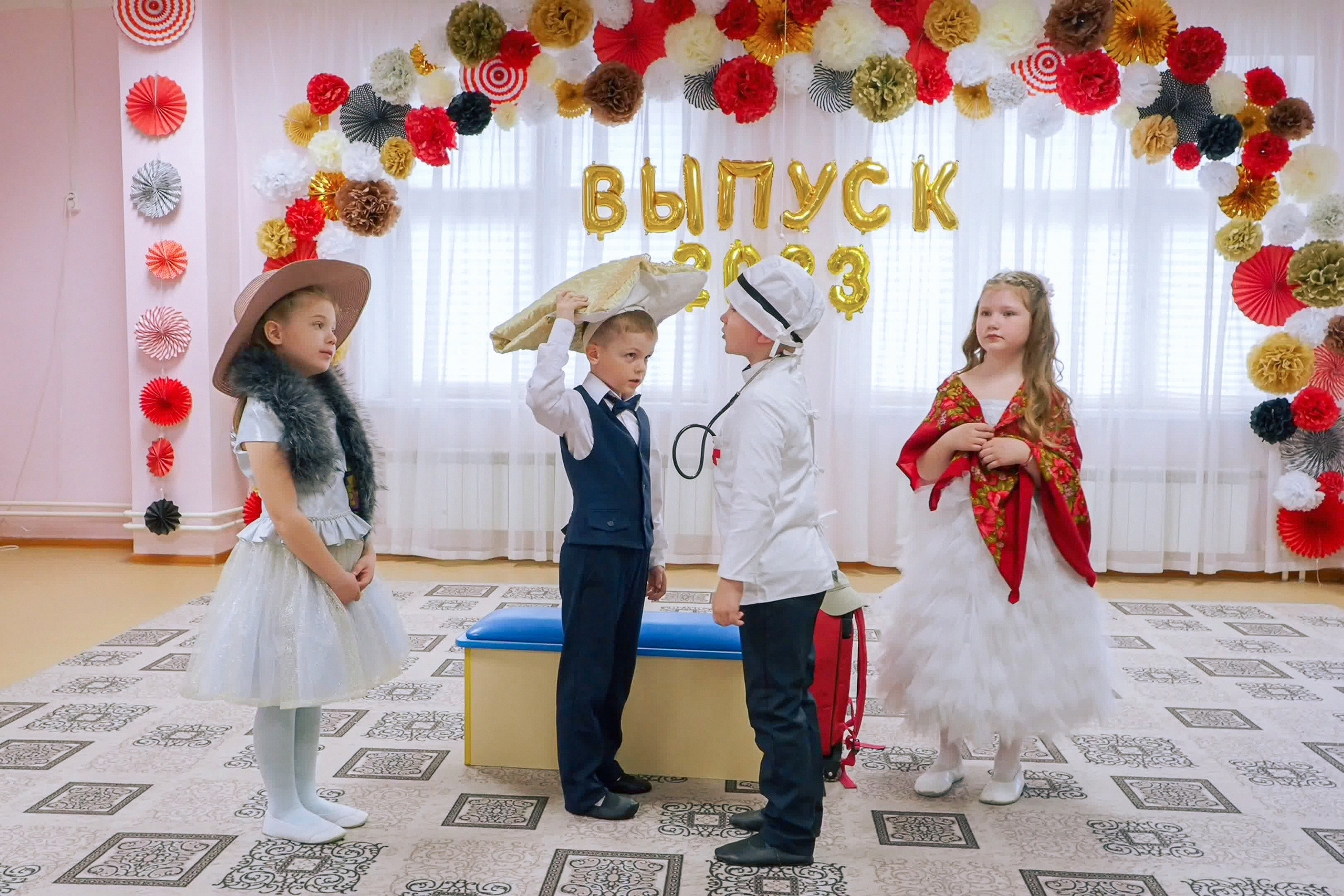 Выпускной праздник в Д/С «Ласточка». Фото с видеозаписи. Фотограф Никифоров-Гордеев Сергей. Москва и МО