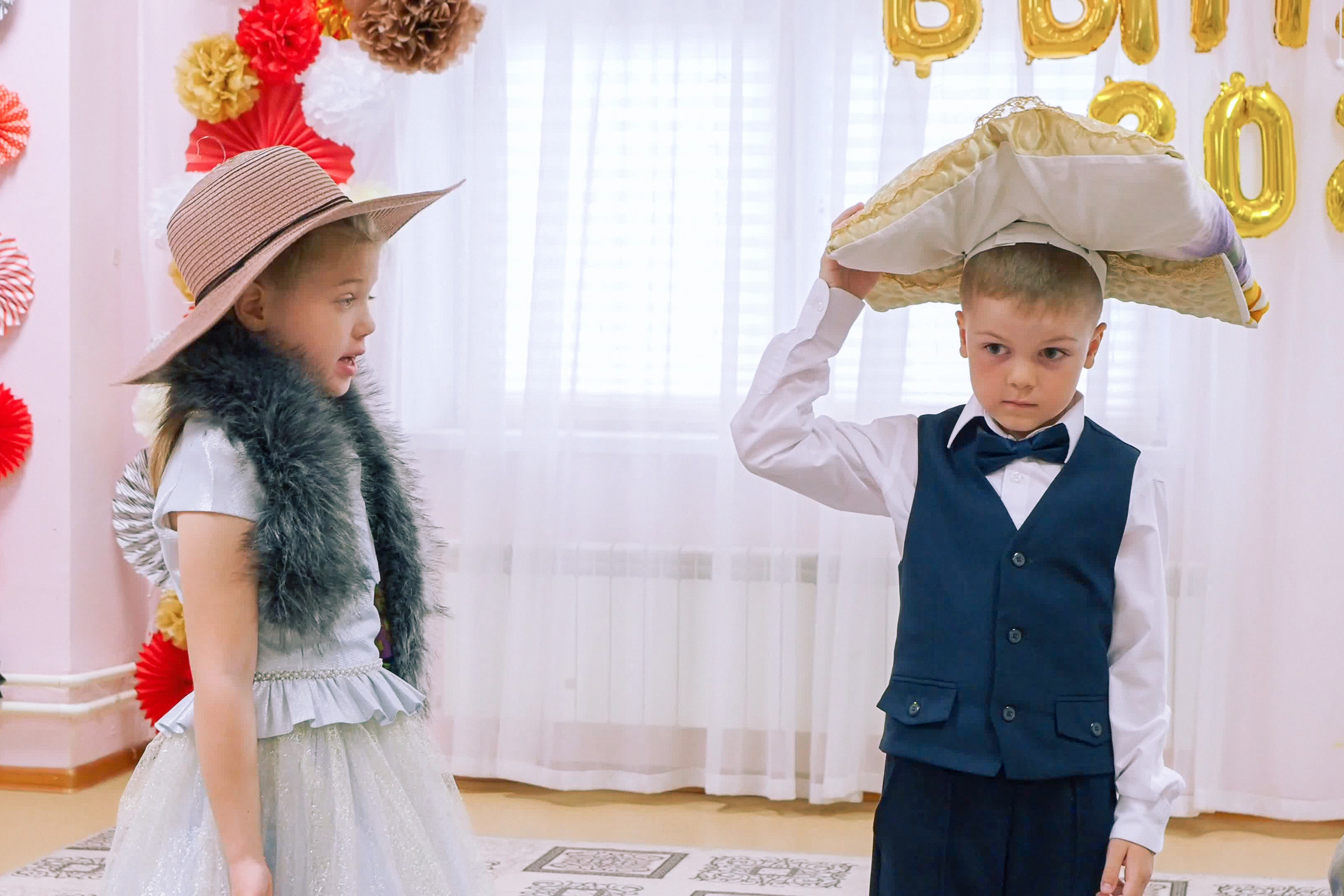 Выпускной праздник в Д/С «Ласточка». Фото с видеозаписи. Фотограф Никифоров-Гордеев Сергей. Москва и МО