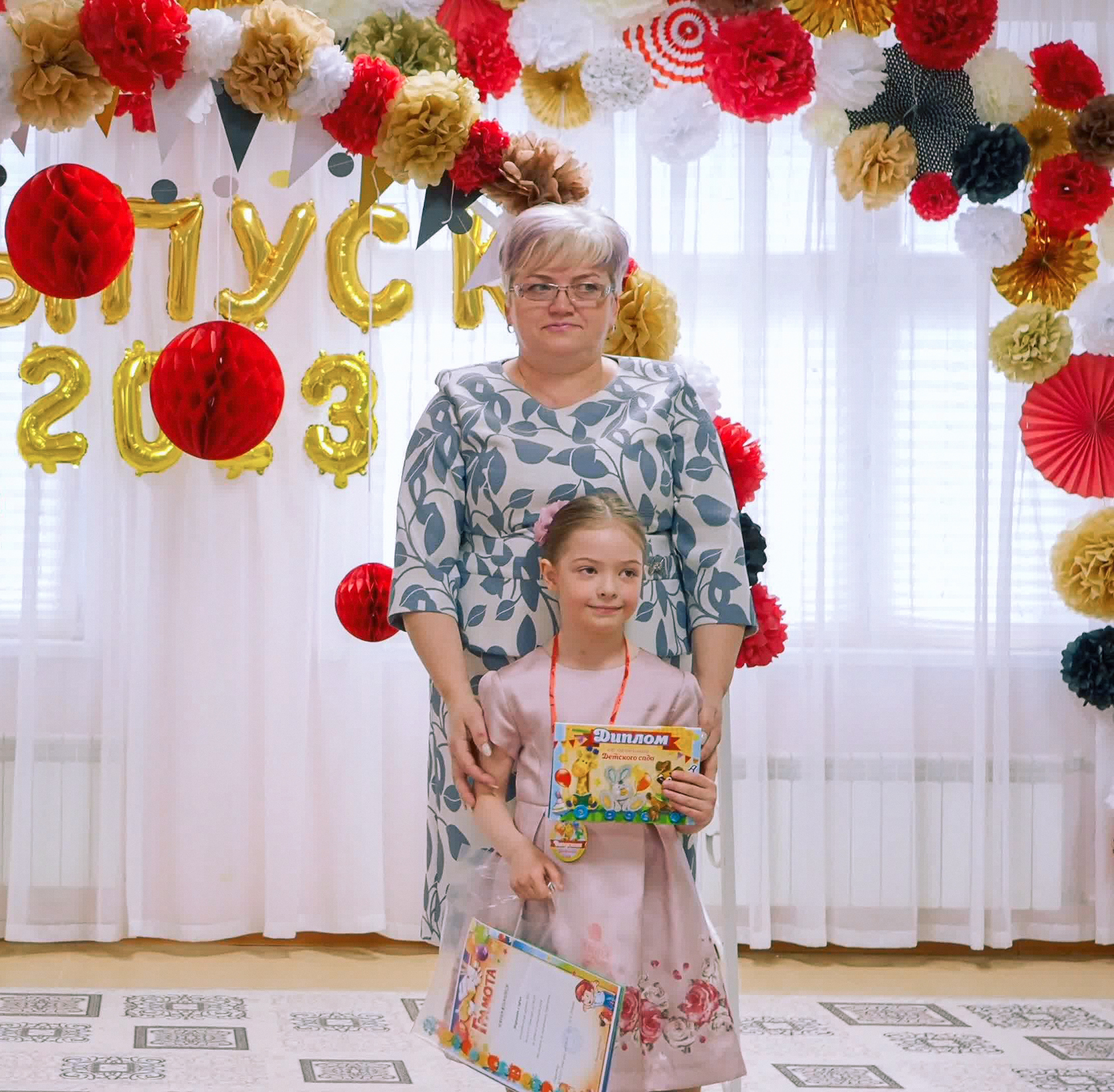 Выпускной праздник в Д/С «Ласточка». Фото с видеозаписи. Фотограф Никифоров-Гордеев Сергей. Москва и МО