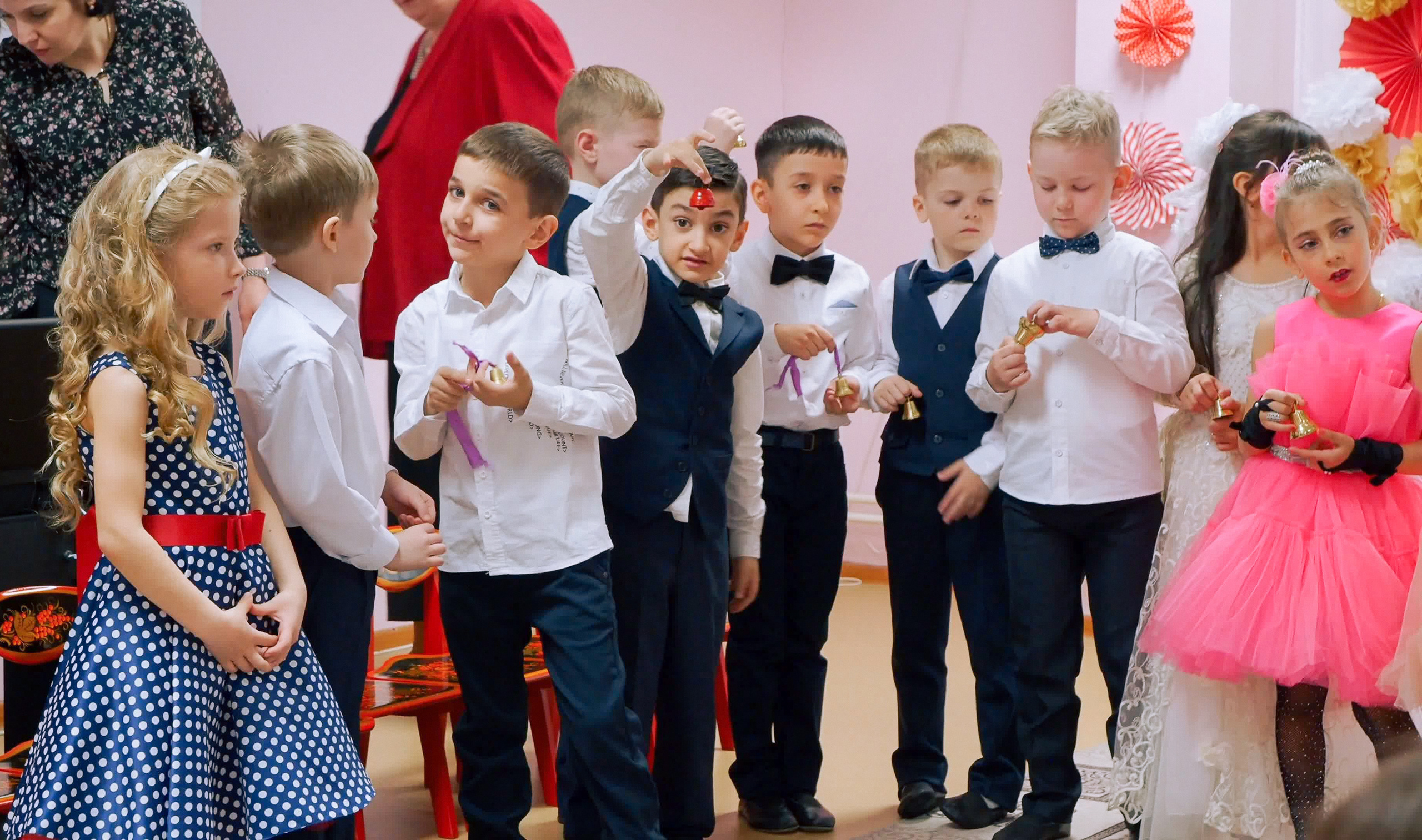 Выпускной праздник в Д/С «Ласточка». Фото с видеозаписи. Фотограф Никифоров-Гордеев Сергей. Москва и МО