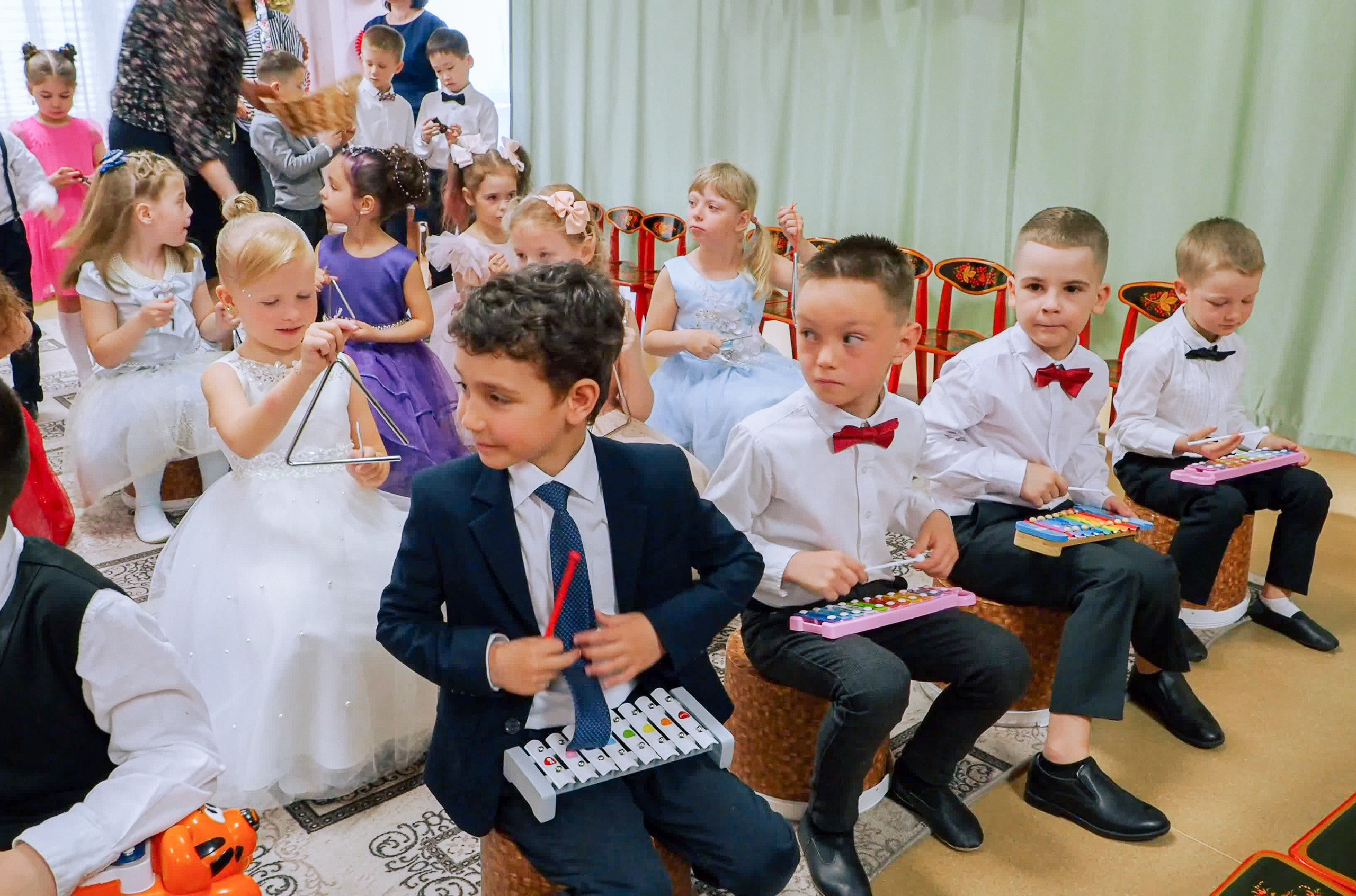 Выпускной праздник в Д/С «Ласточка». Фото с видеозаписи. Фотограф Никифоров-Гордеев Сергей. Москва и МО