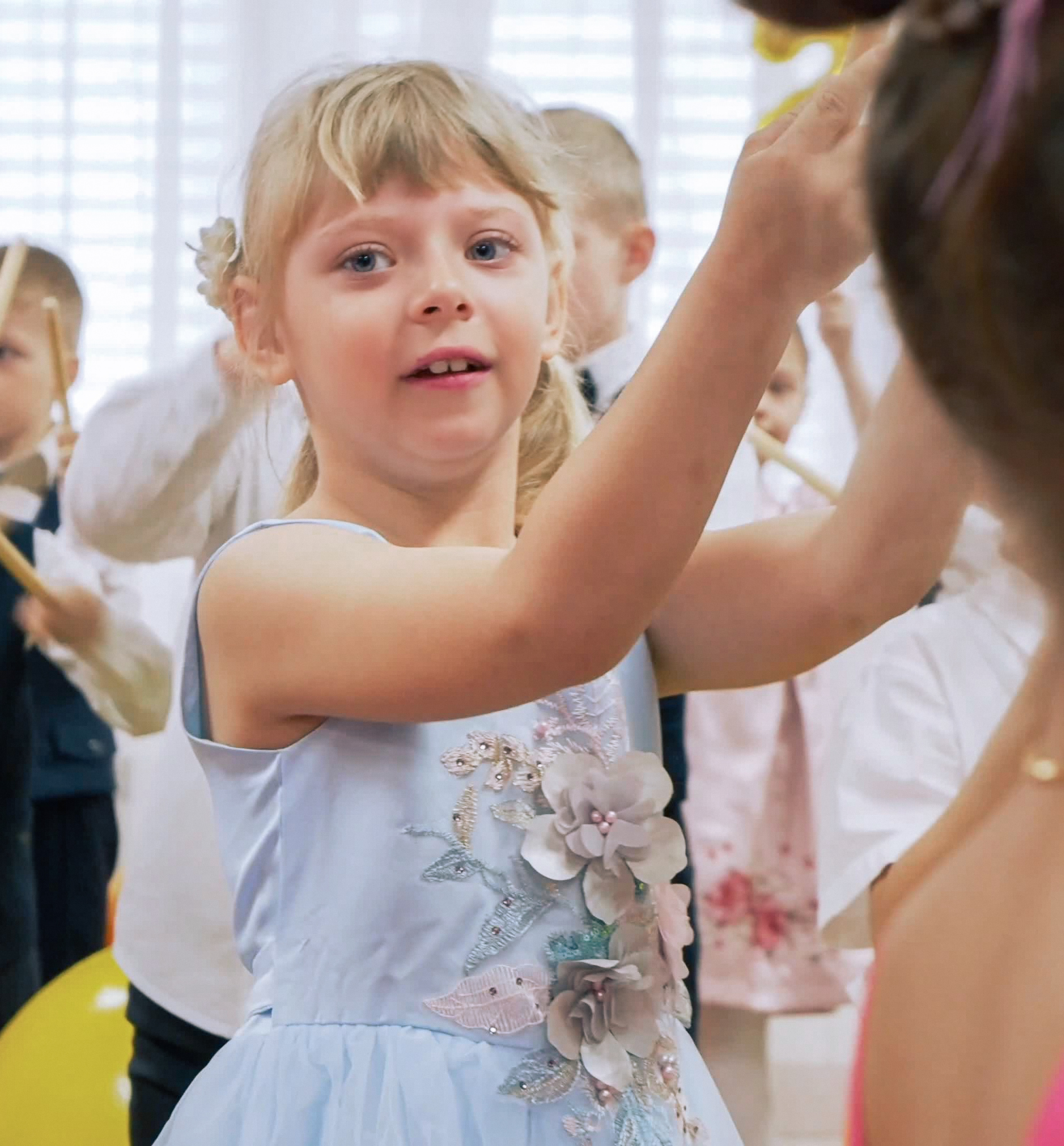 Выпускной праздник в Д/С «Ласточка». Фото с видеозаписи. Фотограф Никифоров-Гордеев Сергей. Москва и МО