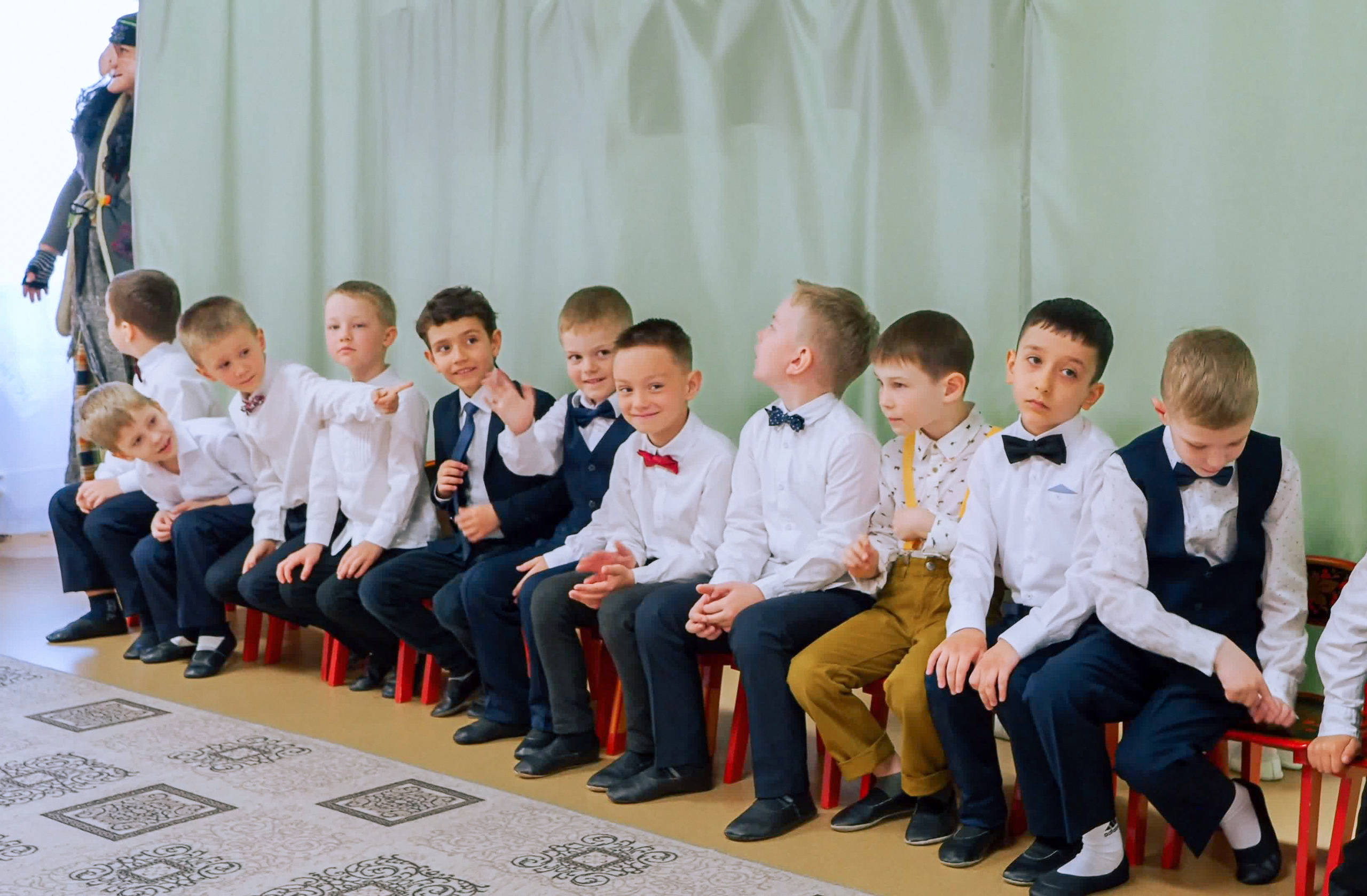 Выпускной праздник в Д/С «Ласточка». Фото с видеозаписи. Фотограф Никифоров-Гордеев Сергей. Москва и МО