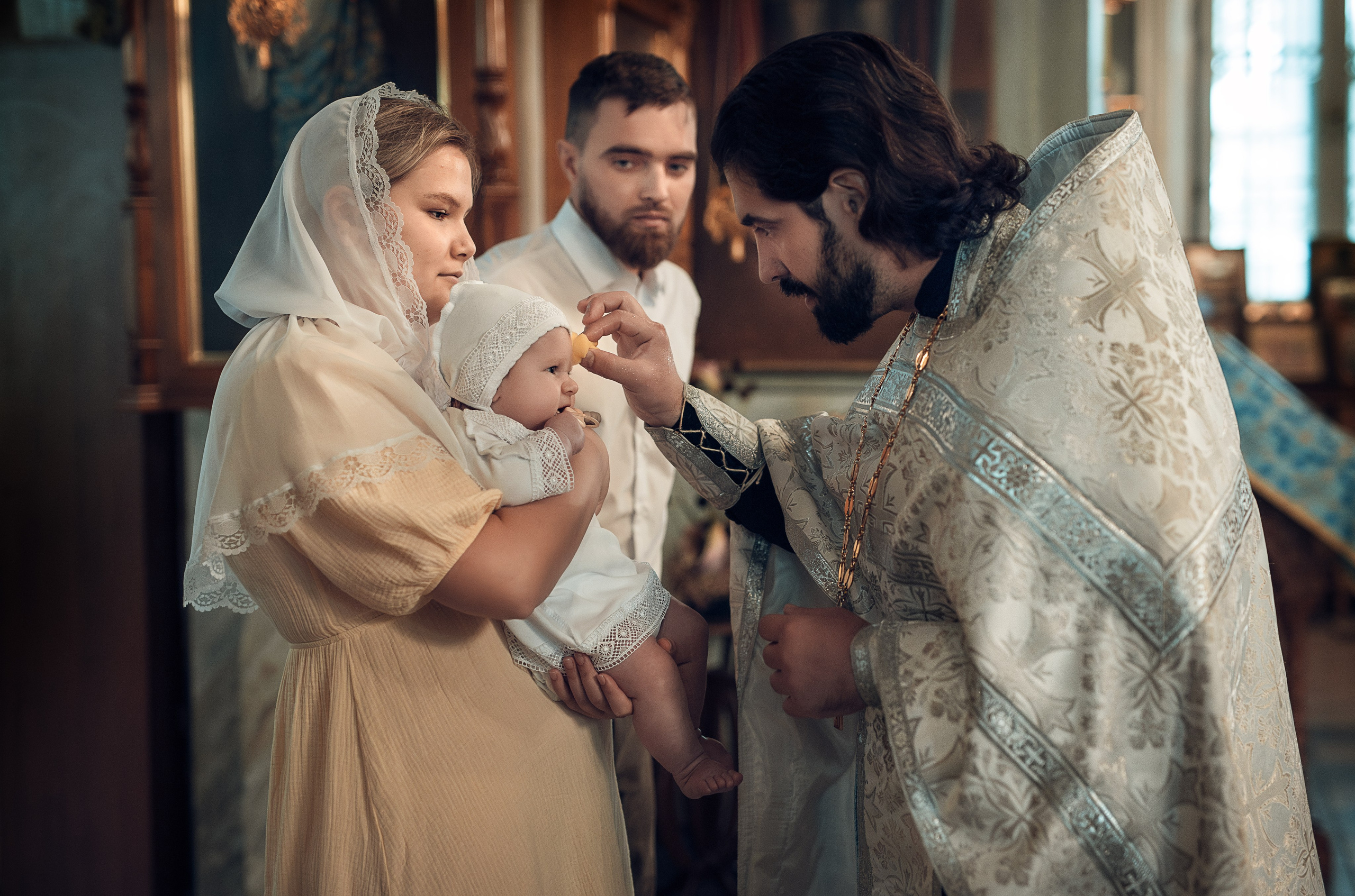 Фотосессия крещения младенца в Болтино