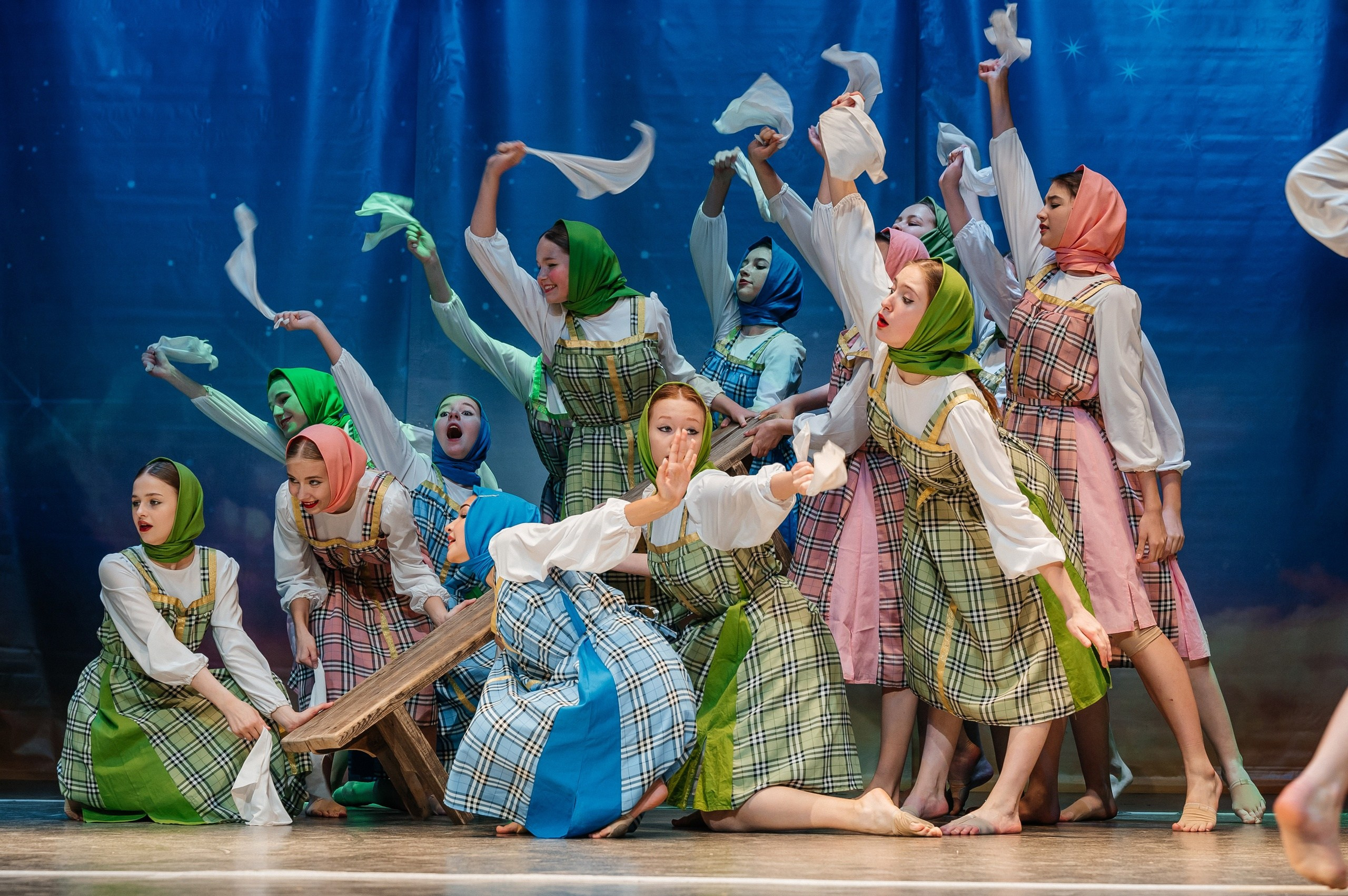 Танцы. Фотограф Елена Рогашкова