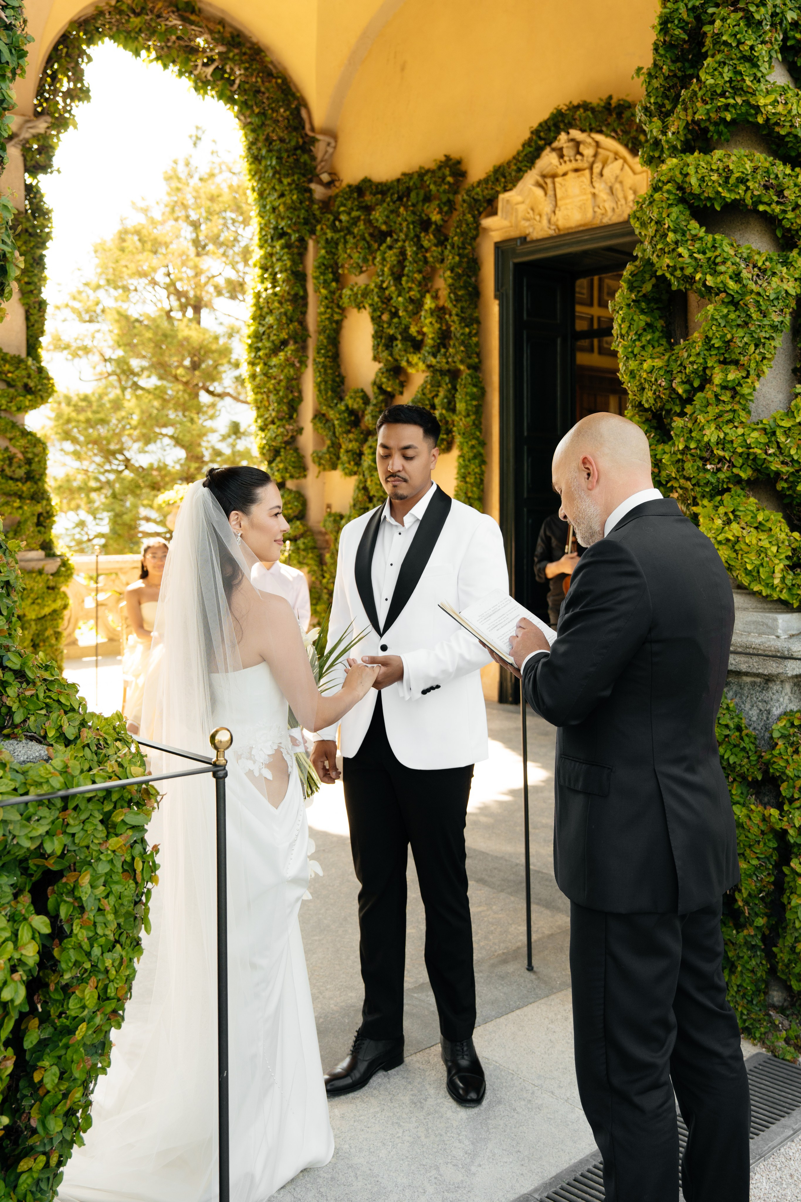 Lake Como Wedding Day. Valeria Coconova Photographer Italy Como Milan