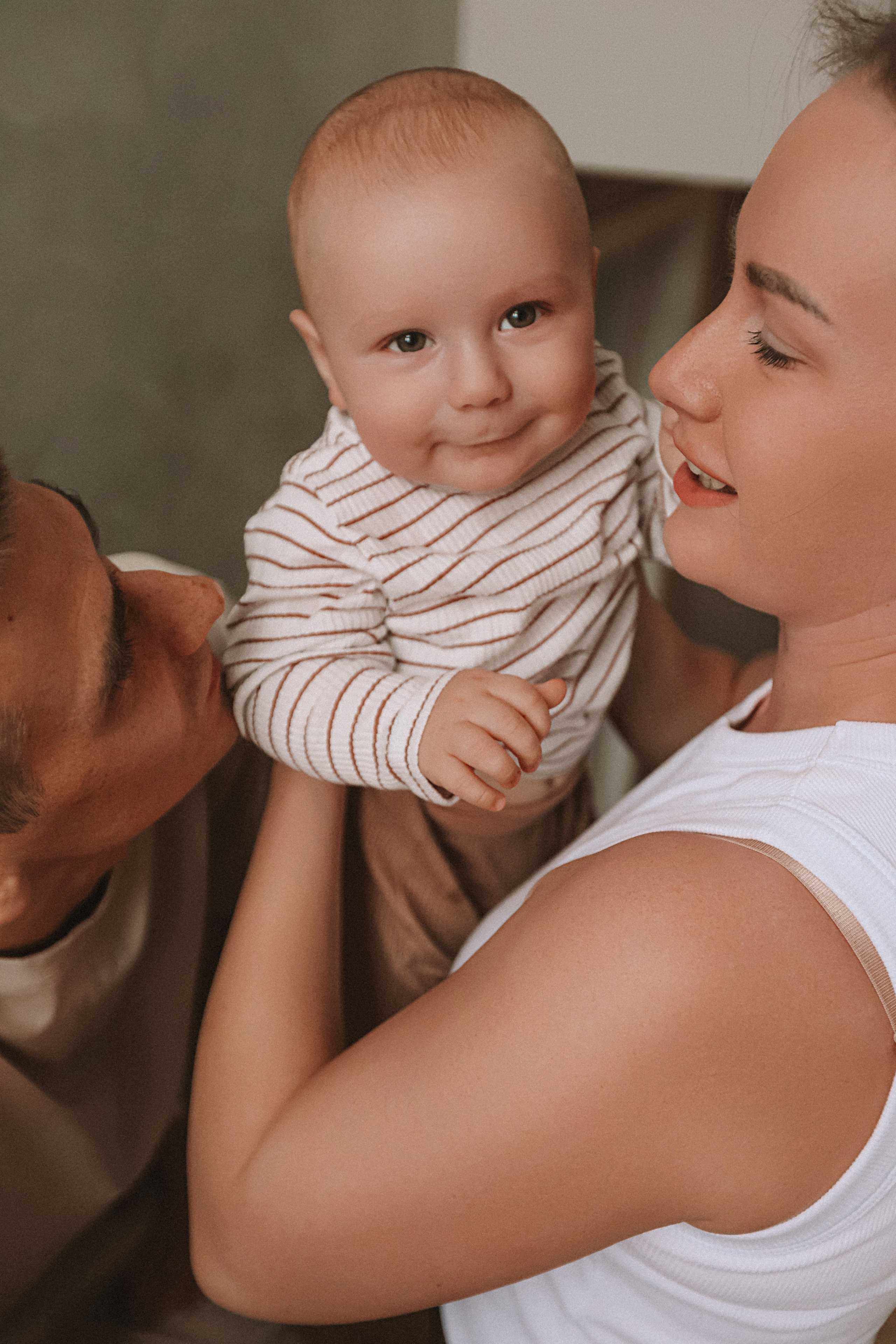 Мише 8 месяцев. Семейный фотограф Тюмень, фотограф на роды Салмина Мария