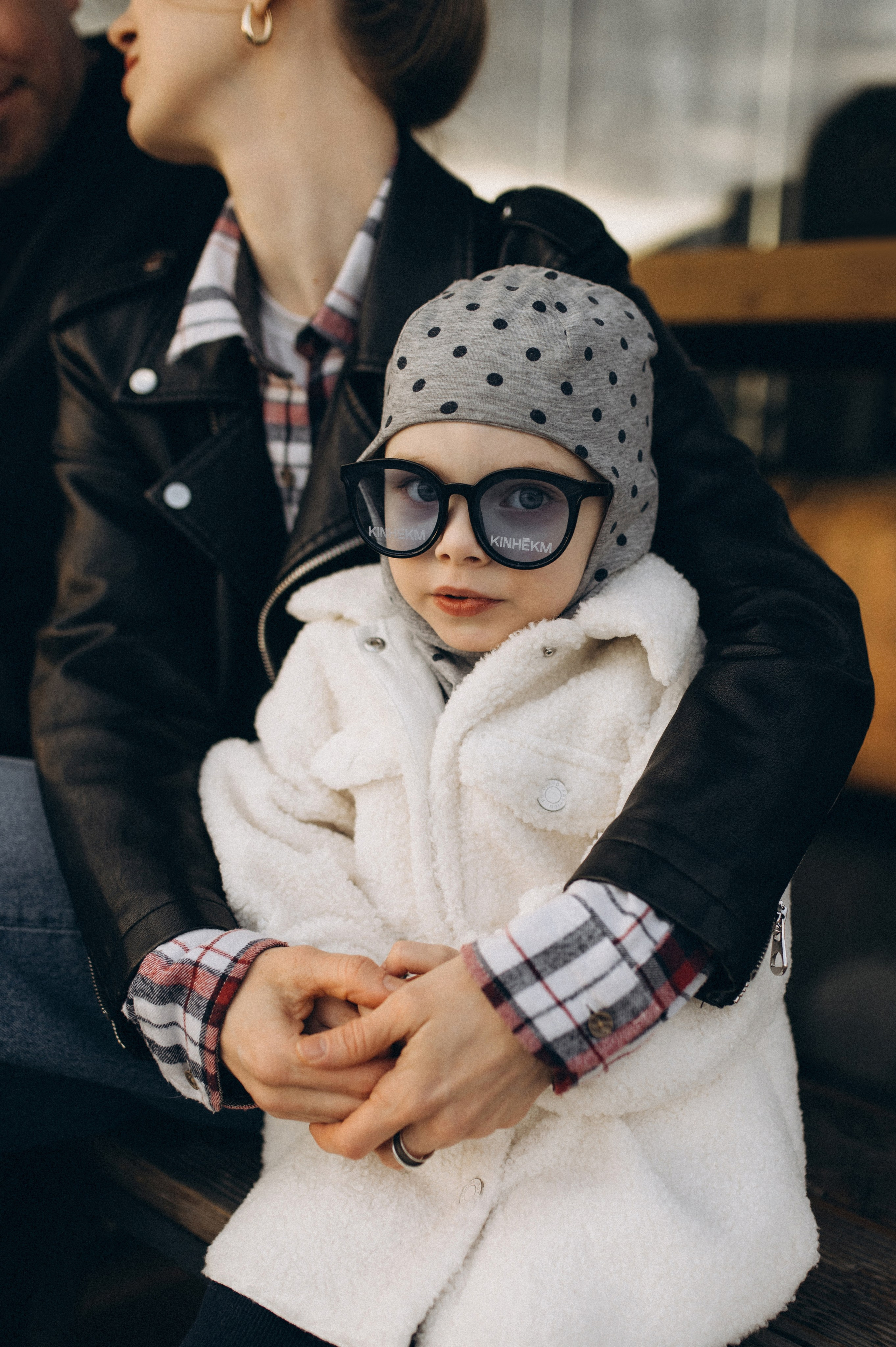 ВЕСЕННЯ ПРОГУЛКА НА НАБЕРЕЖНОЙ. Семейный фотограф в Новосибирске Женя Индрикова
