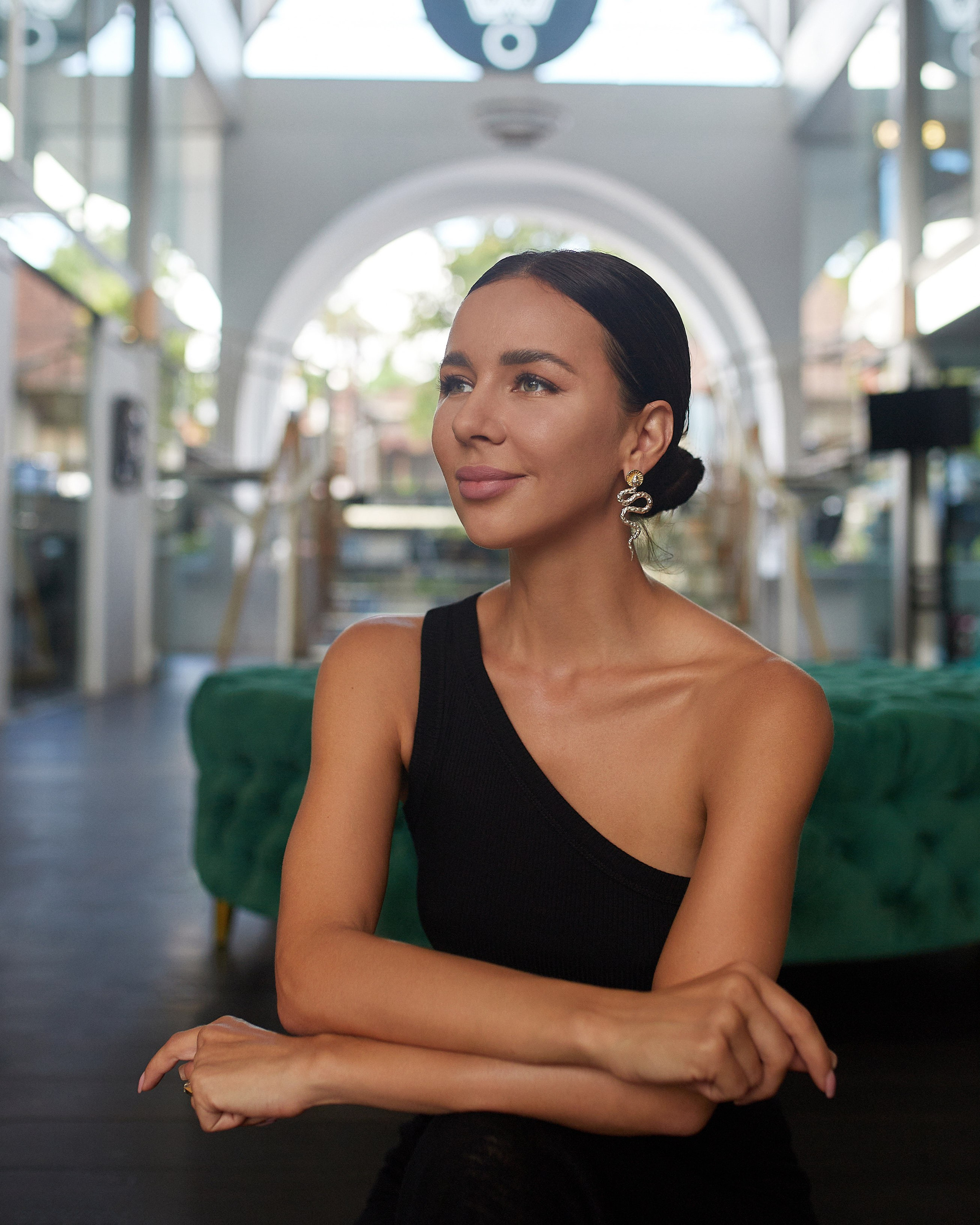 Фотосъемка на фоне городских пейзажей | Архитектура, свет, эмоции – всё для идеального кадра