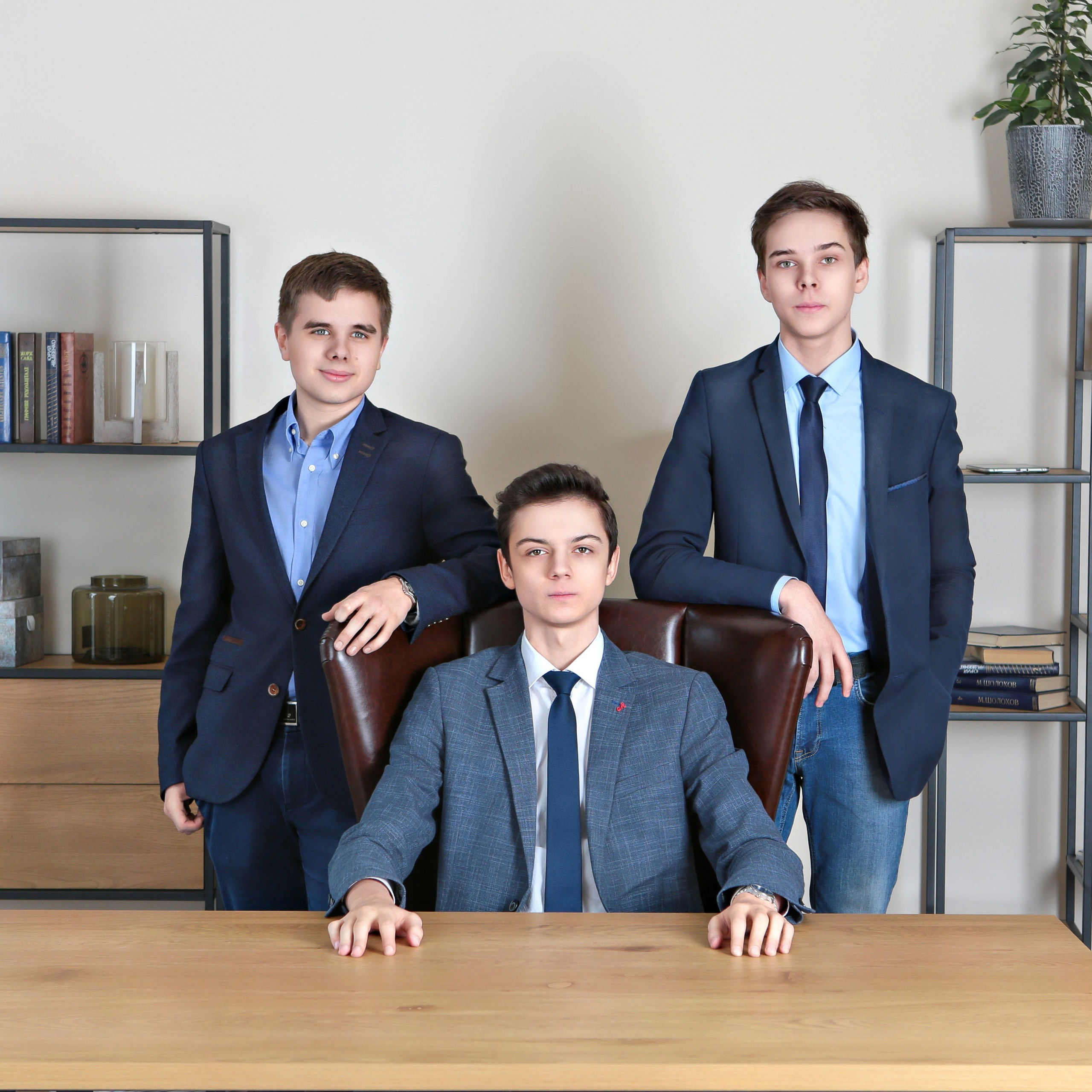 Друзья. Выпускные альбомы и школьный фотограф в Подольске, Троицке, Щербинке, Москве и Московской области