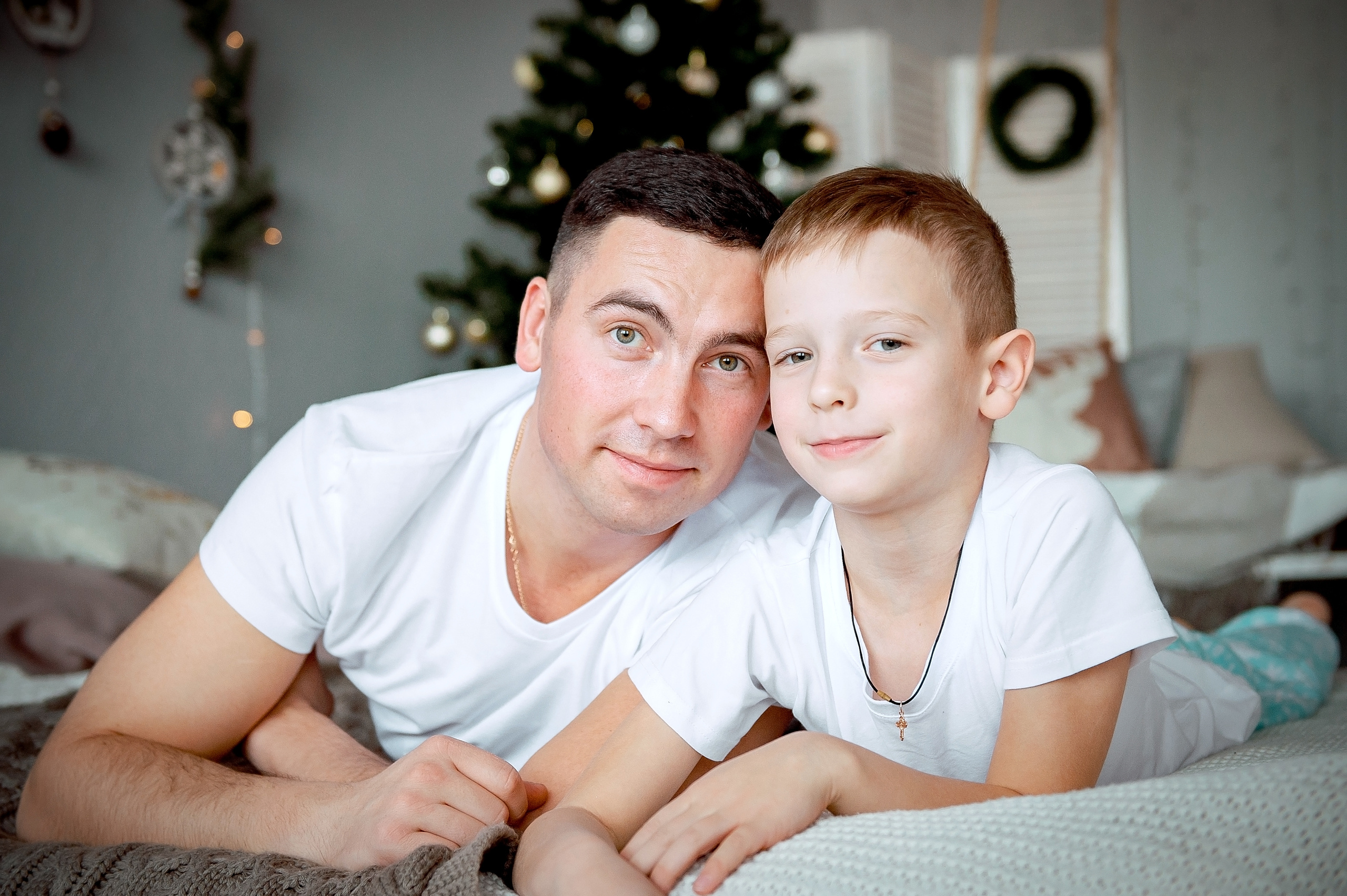 Семейная новогодняя фотосессия во Фрязино в фотостудии. Свадебный и семейный фотограф Виктория Носачёва. Щелково, Москва и МО