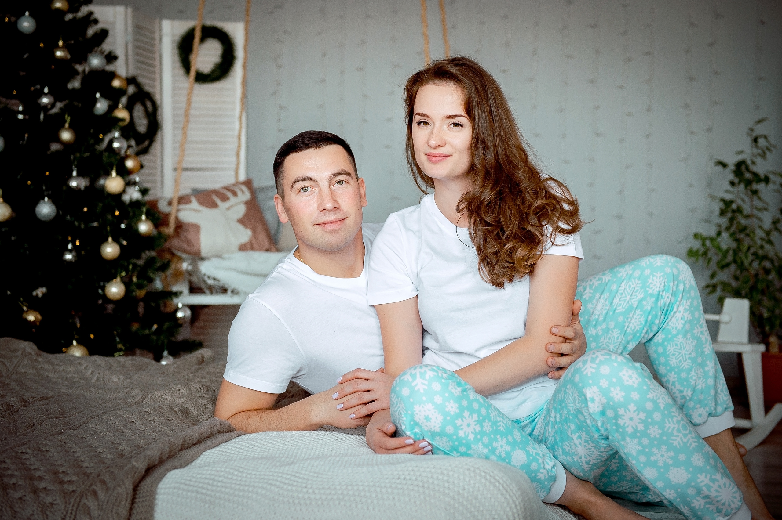 Семейная новогодняя фотосессия во Фрязино в фотостудии. Свадебный и семейный фотограф Виктория Носачёва. Щелково, Москва и МО