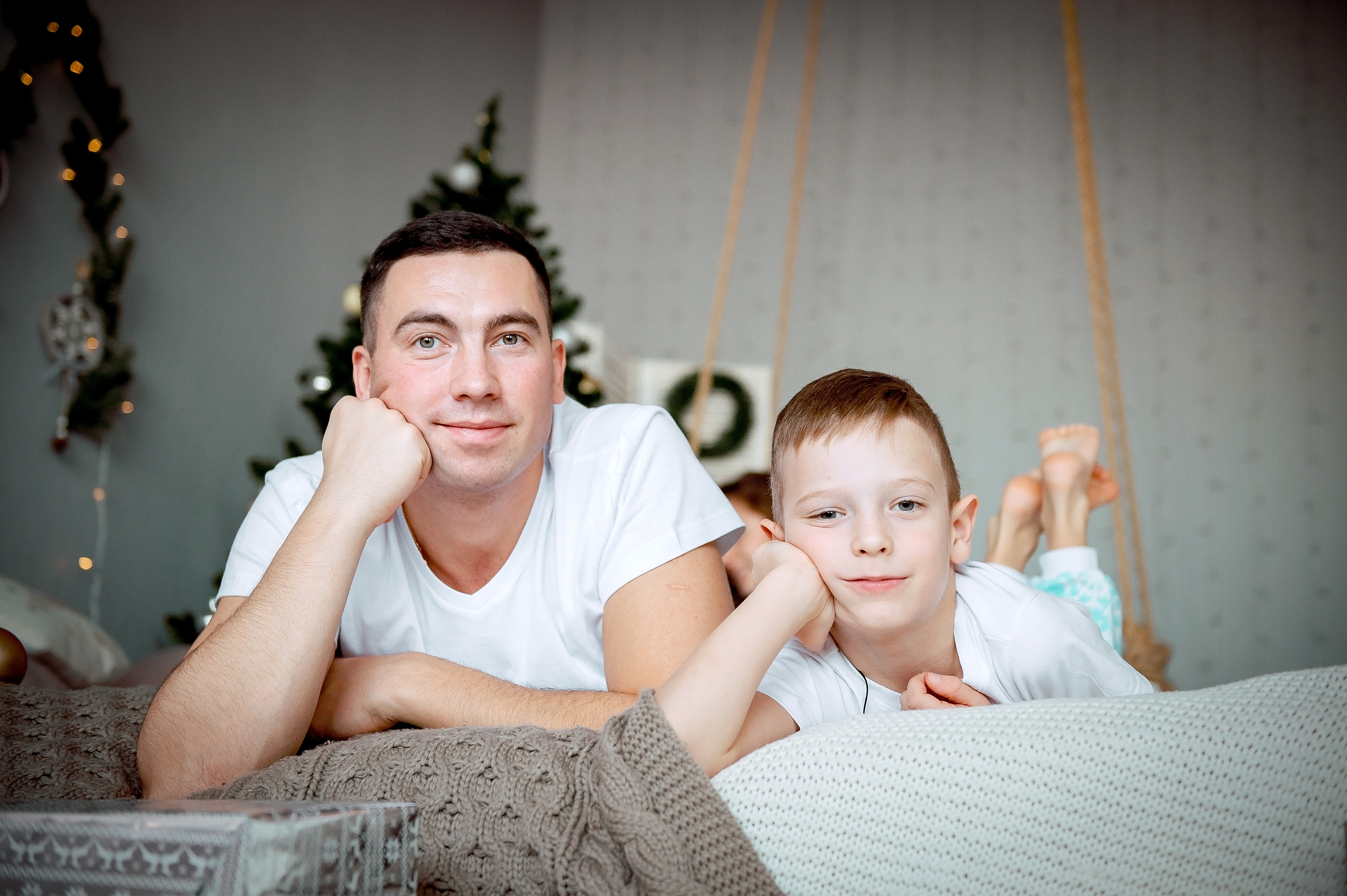 Семейная новогодняя фотосессия во Фрязино в фотостудии. Свадебный и семейный фотограф Виктория Носачёва. Щелково, Москва и МО