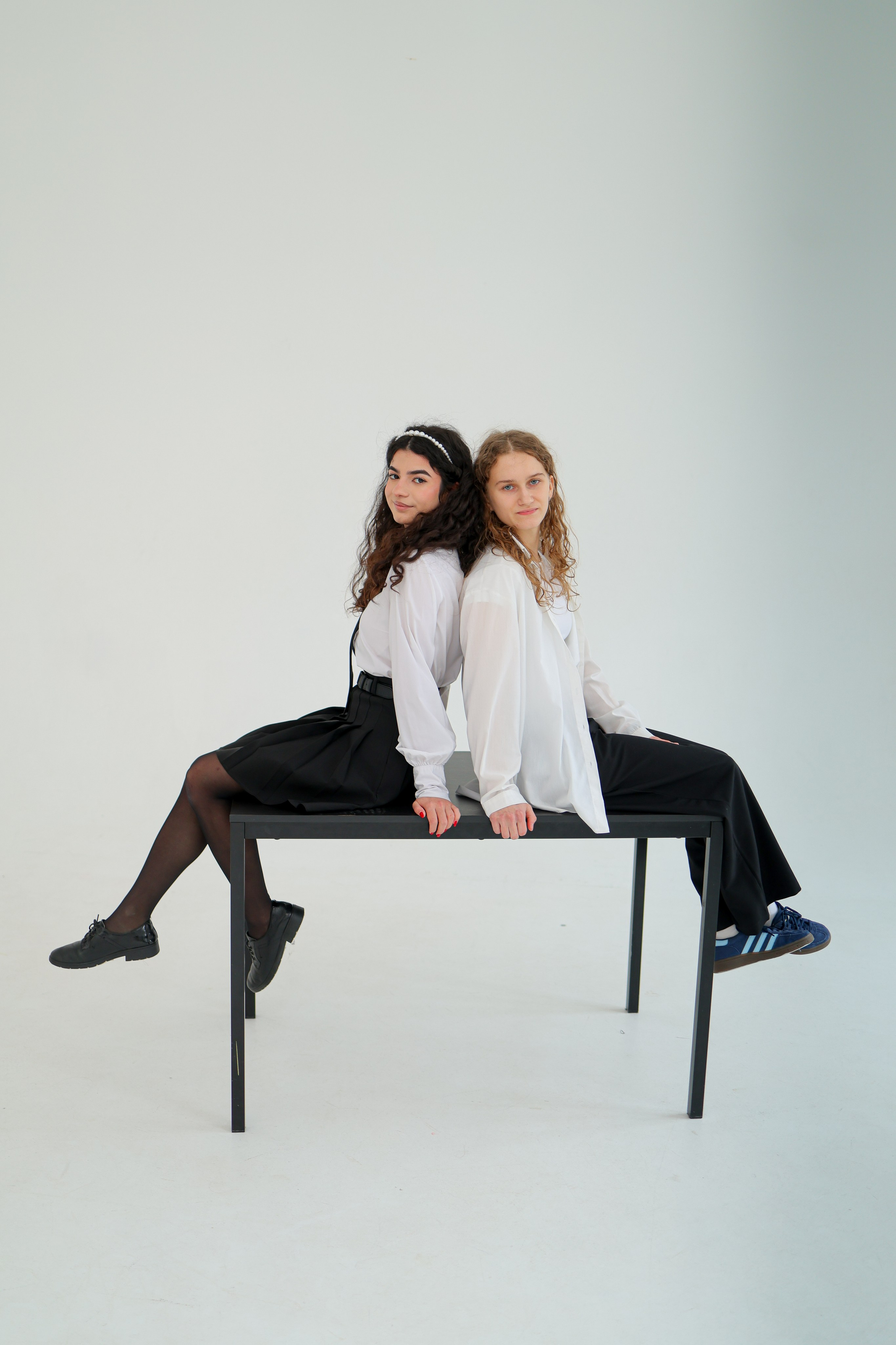 Циклорама 11 класс. Семейный фотограф Тюмень, фотограф на роды Салмина Мария