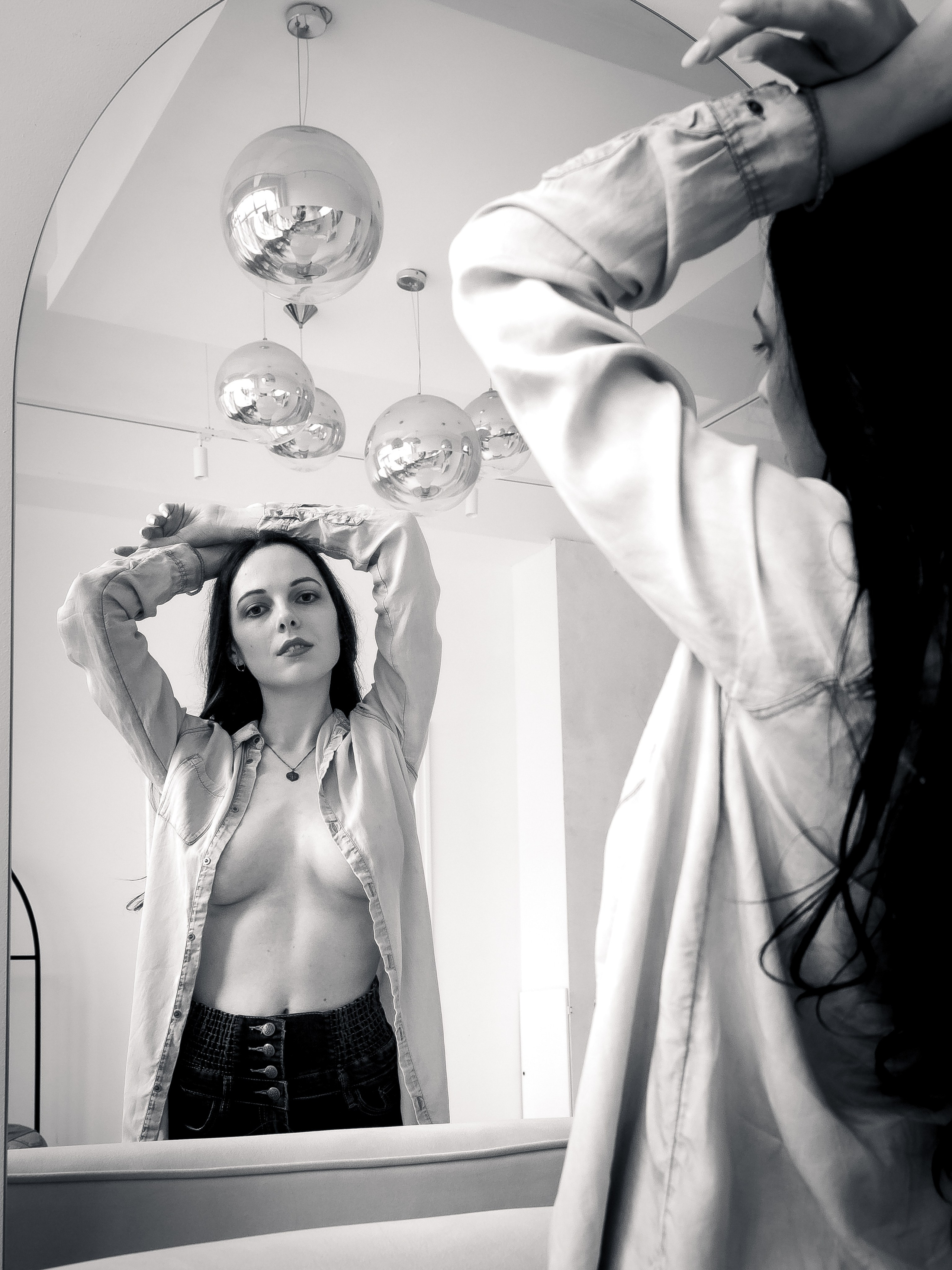 Марина у зеркалка. Фотограф