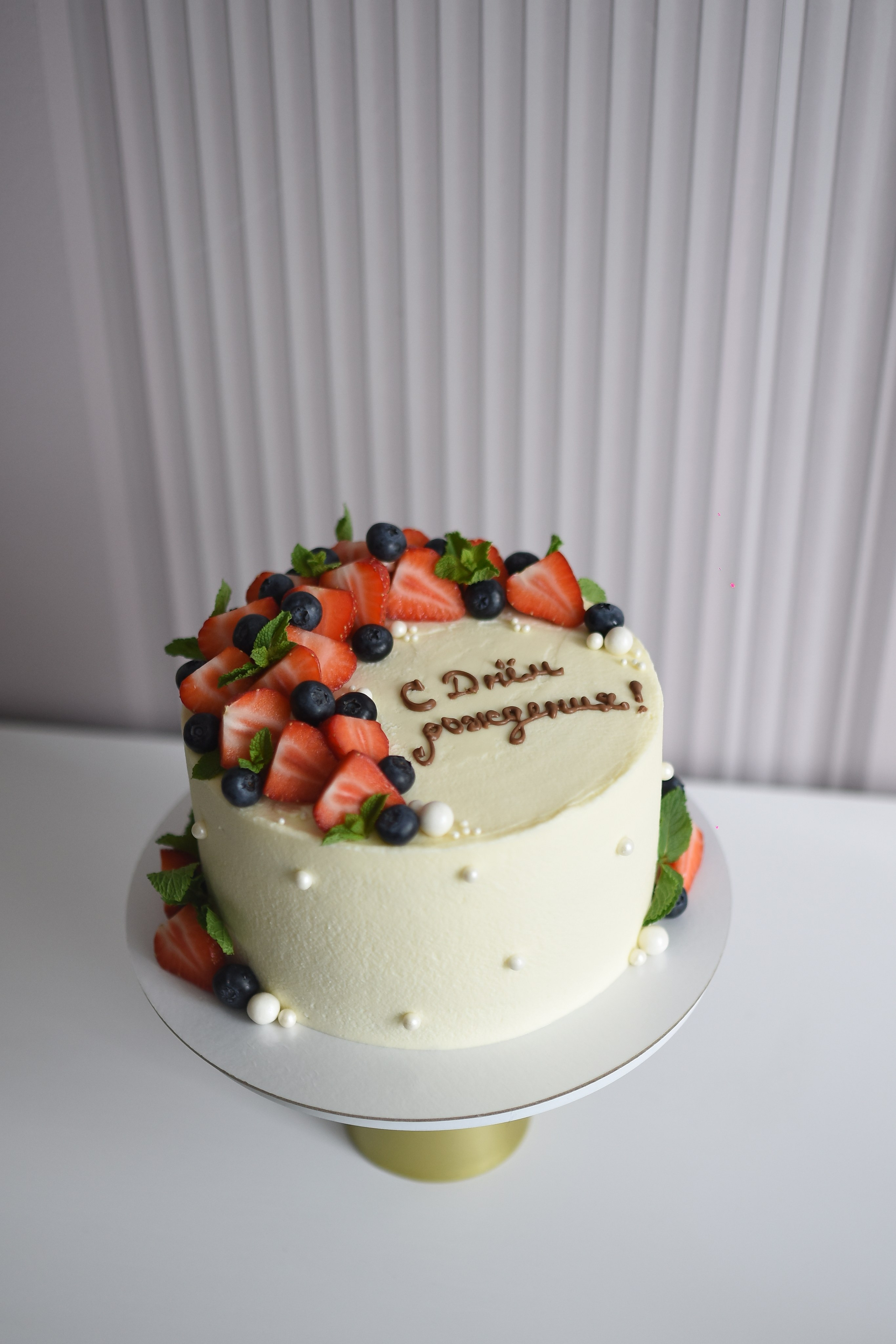 Торты на праздники. Семейная кондитерская. Торты и десерты на заказ в Москве и области