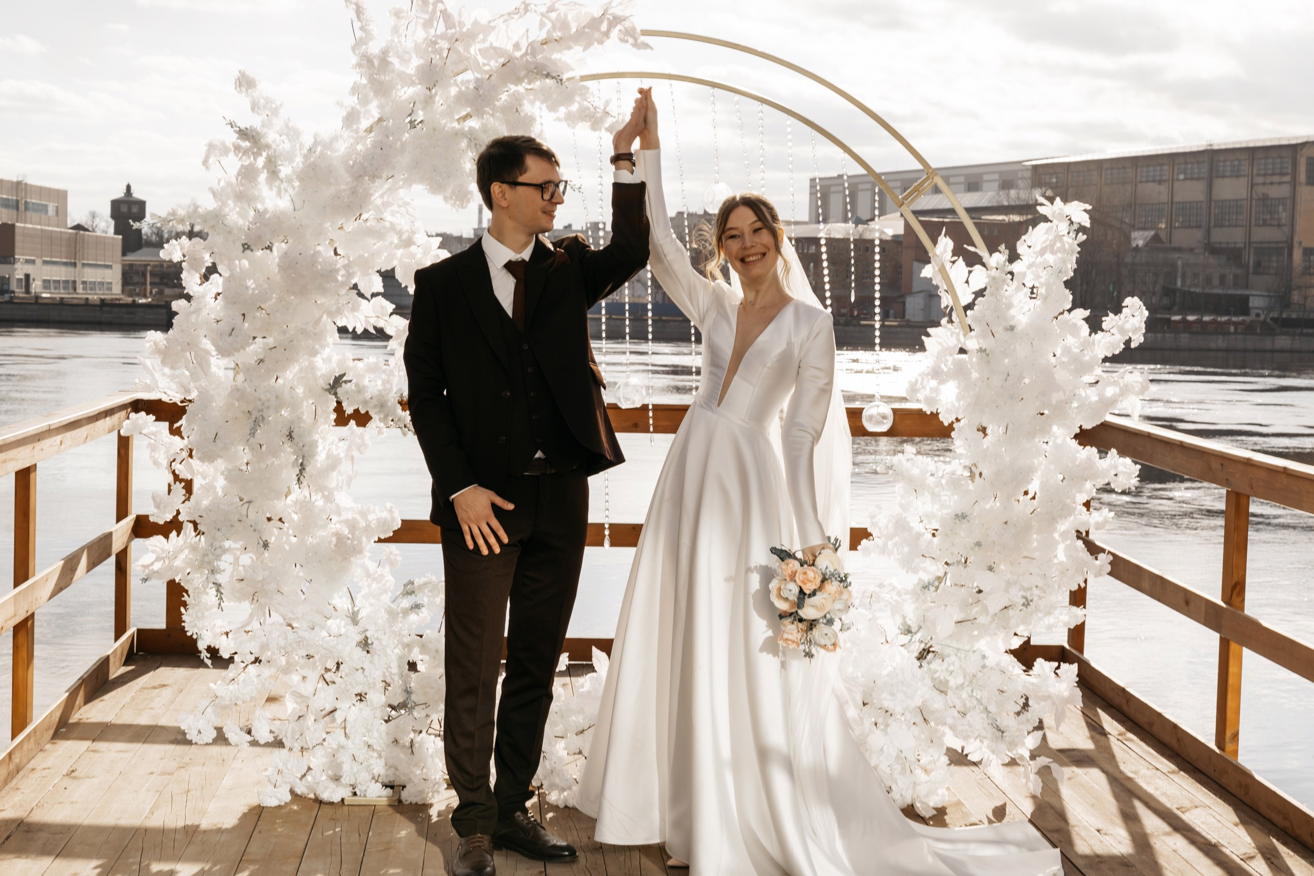 Свадебная фотосессия банкета. Свадебный и Семейный Фотограф в Гатчине и Санкт-Петербурге Виктория