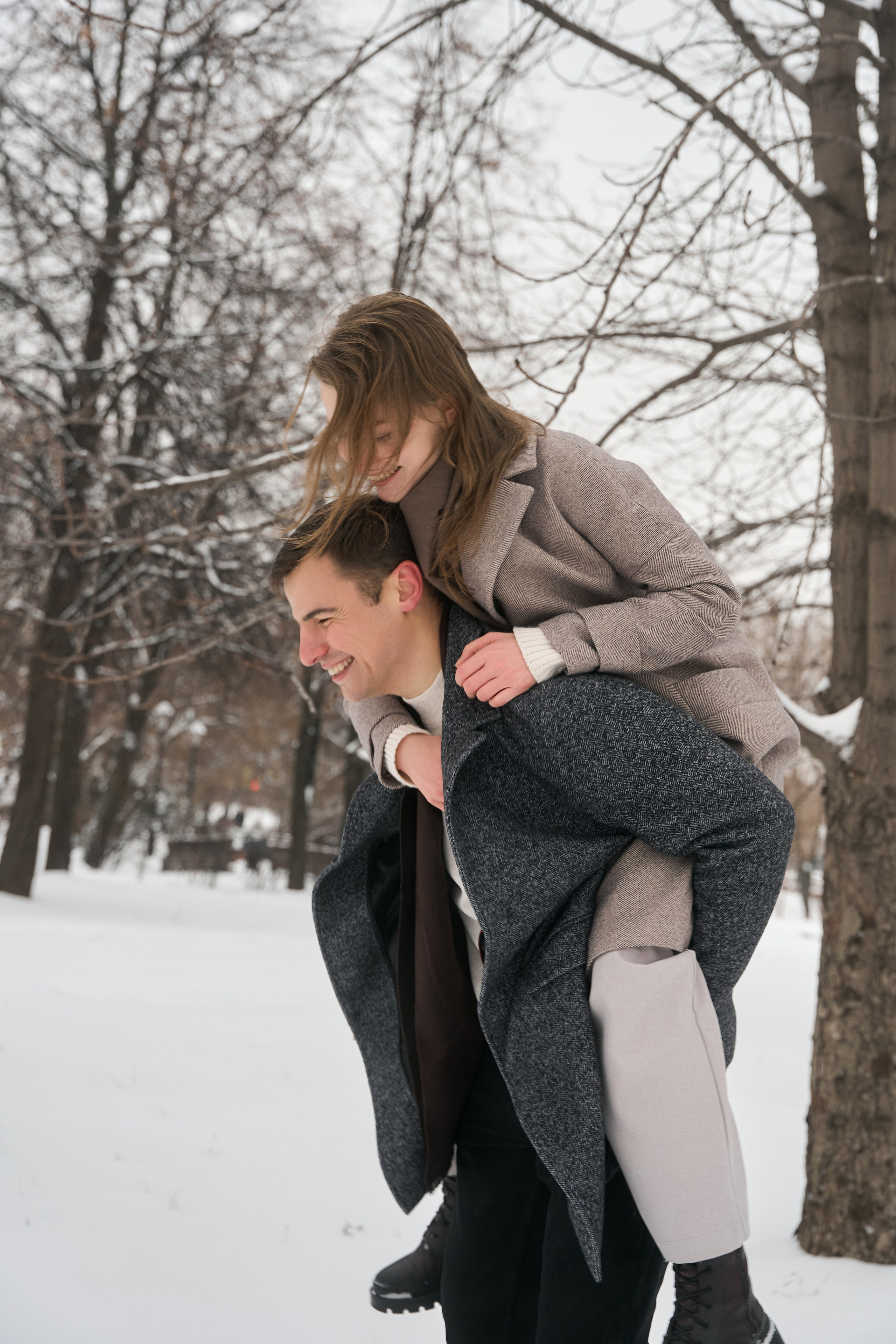 Любовь начинается с поцелуя. Minflo Photographer