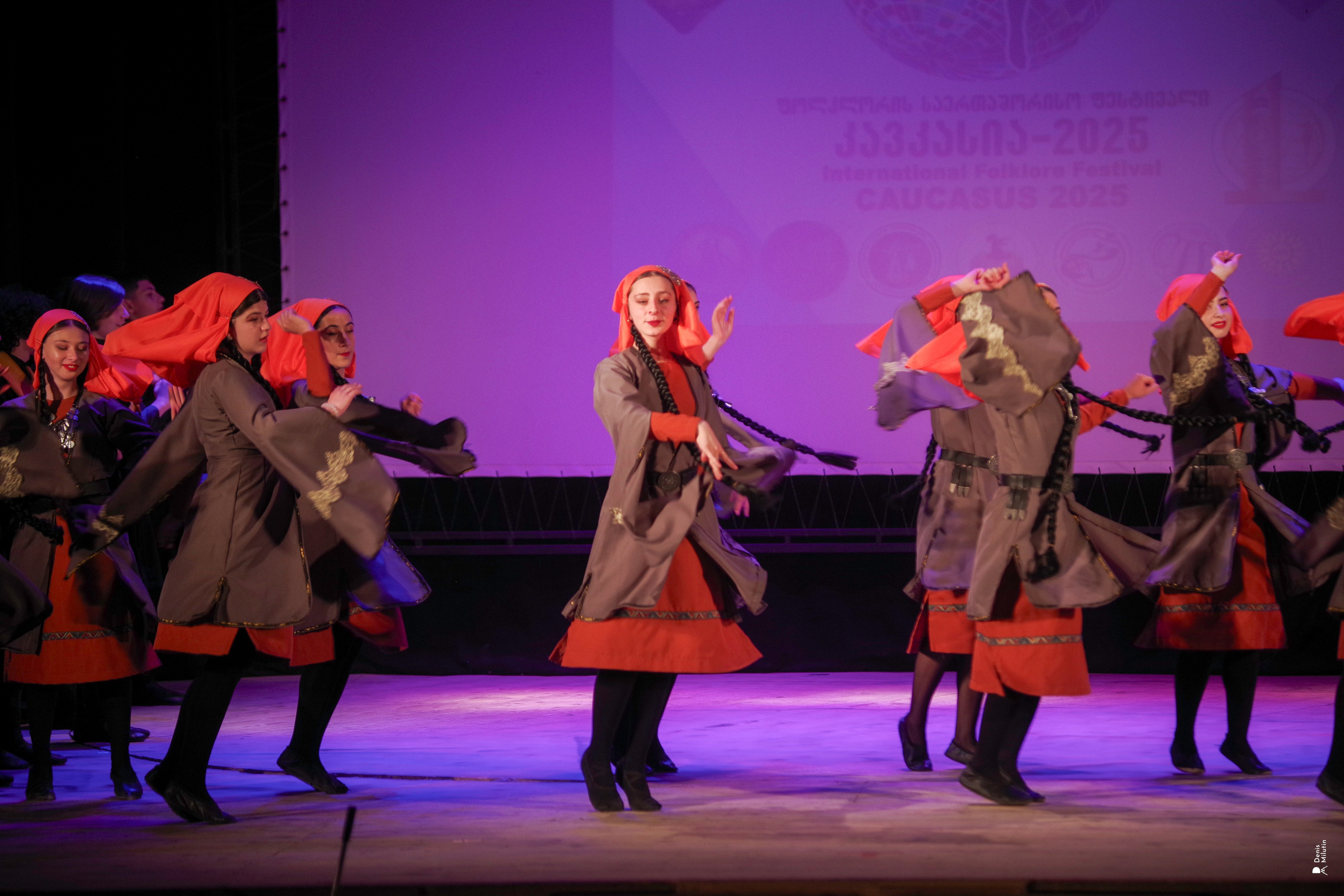 Танцы в прекрасном Они. Портретный фотограф Денис Милютин