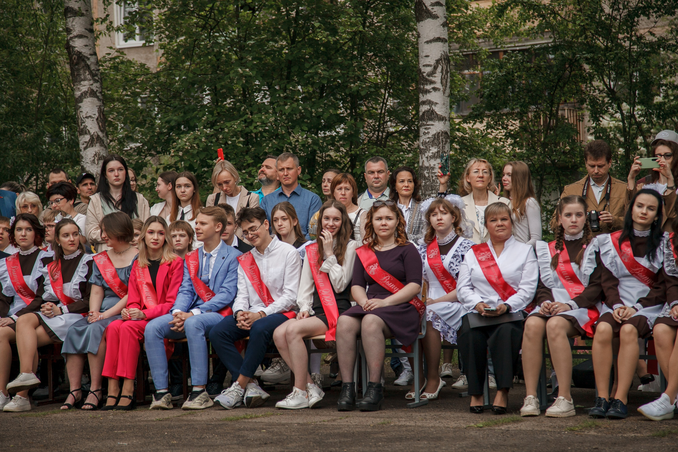 Последний звонок. Ирина Коновалова школьный фотограф. Выпускные альбомы Ярославль