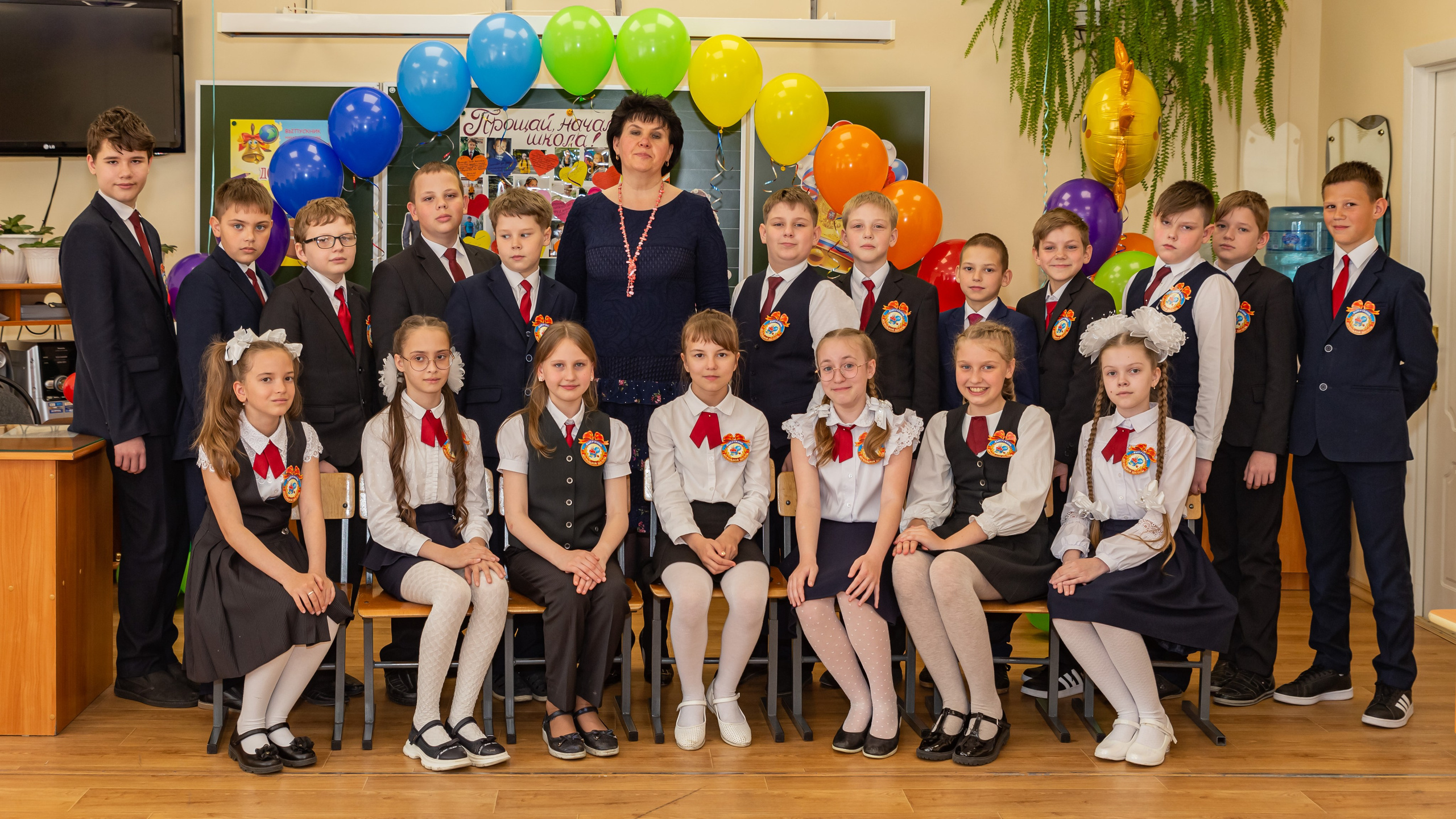 Фотосъемка выпуск 4 класс. Свадебный фотограф Марина Суворова и видеооператор Олег Петров