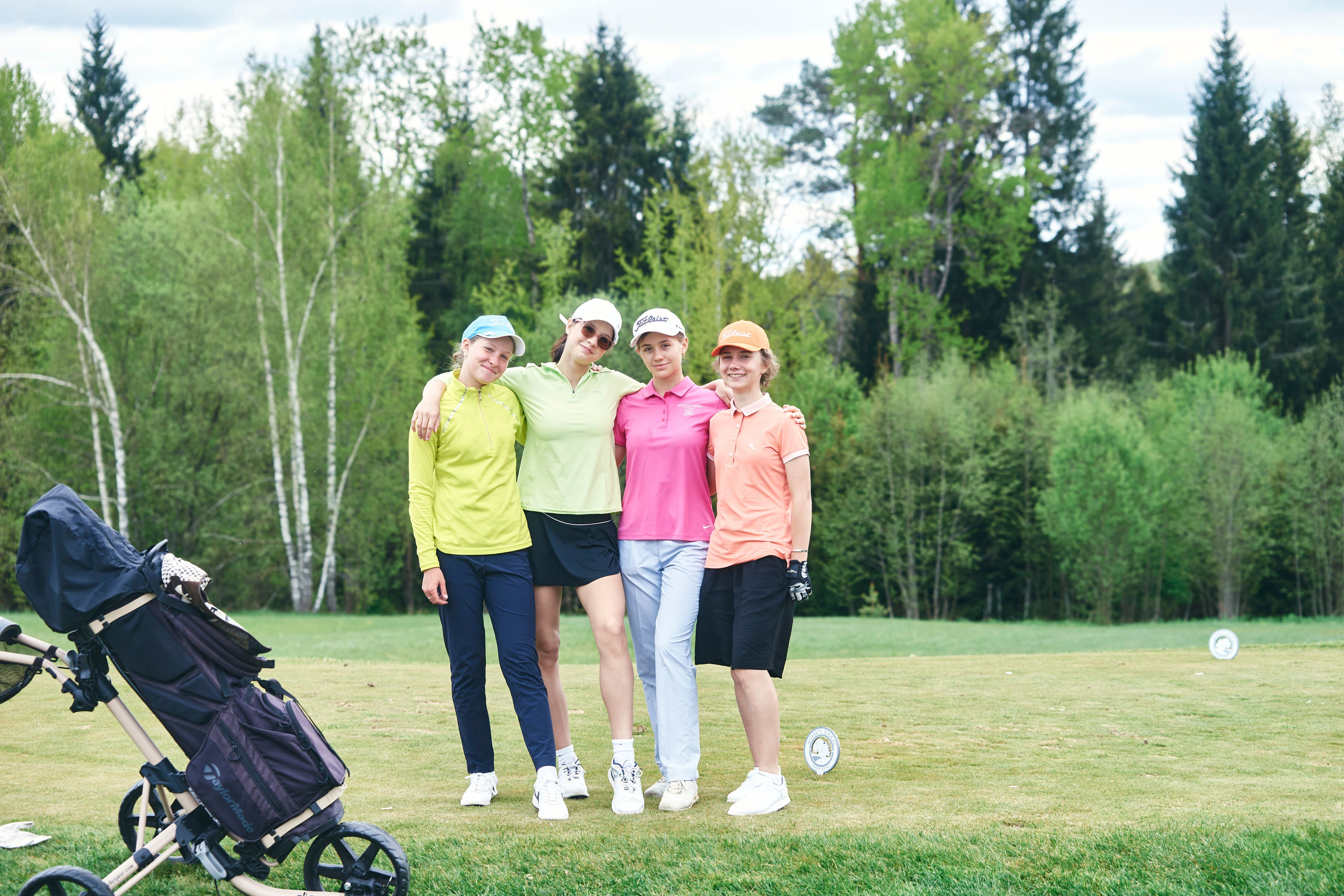 Forest Hills Junior. Академия гольфа NSU в Москве. Тренировки по гольфу для детей и взрослых, тренировки для новичков