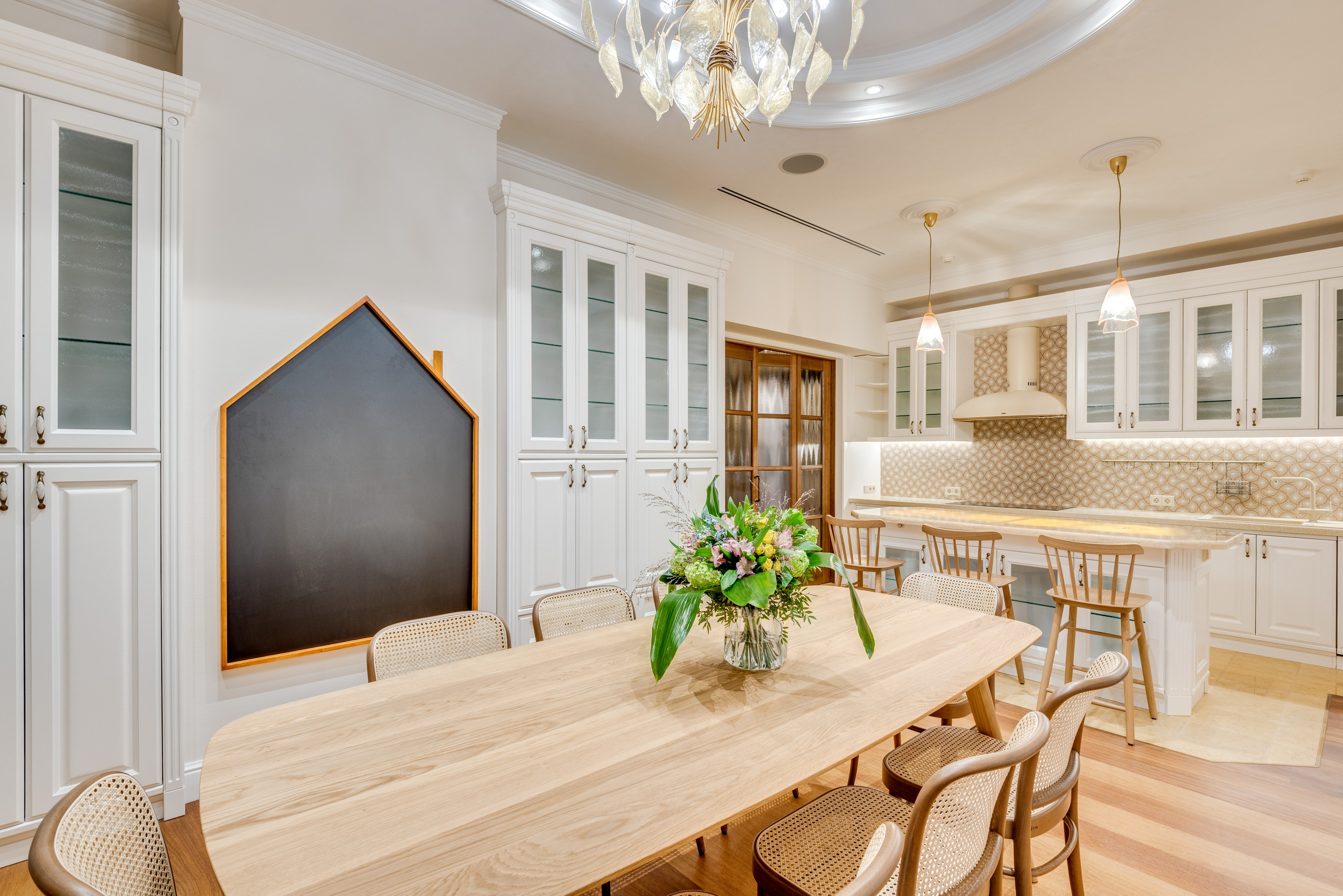 Проспект Мира. Никита Хохловский фото и видео продакшн