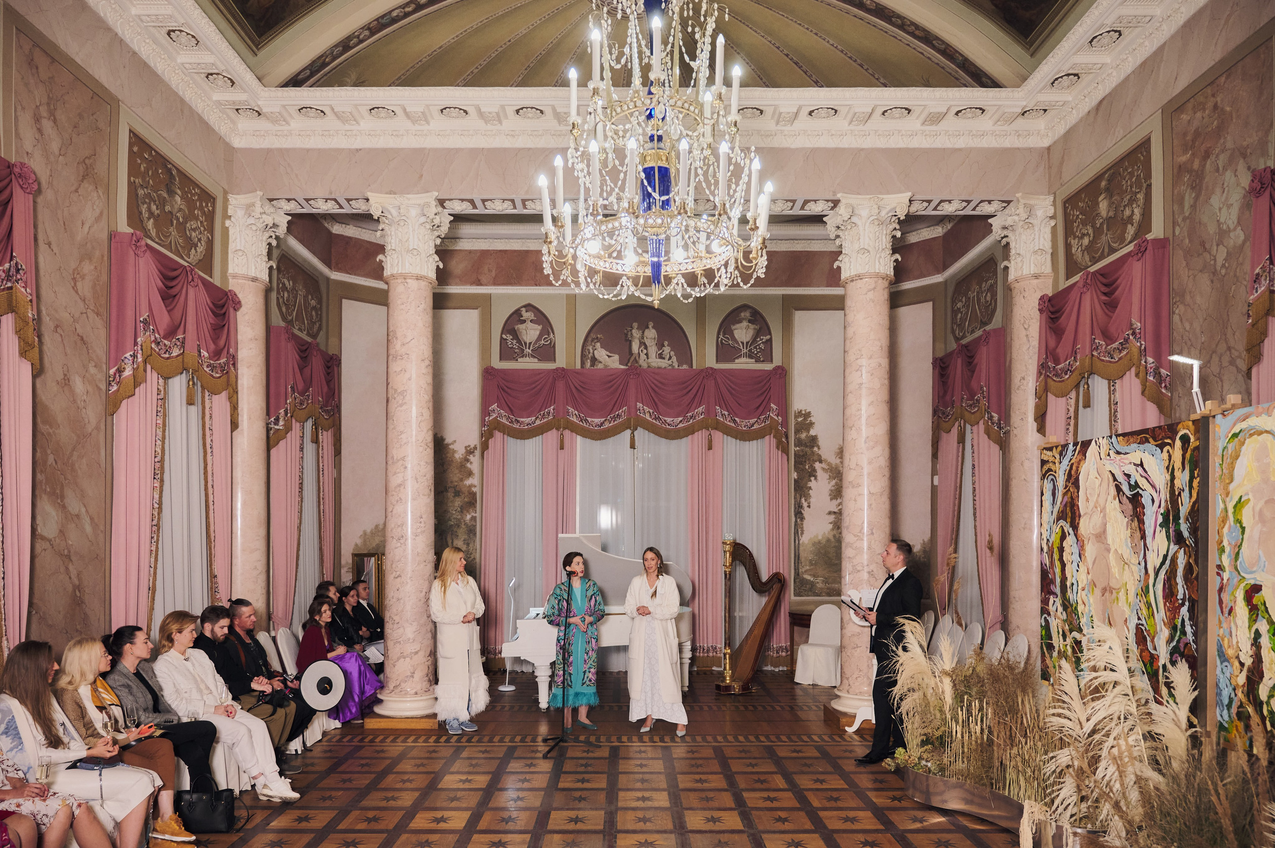 Открытие выставки 13.09.22. Никита Хохловский фото и видео продакшн