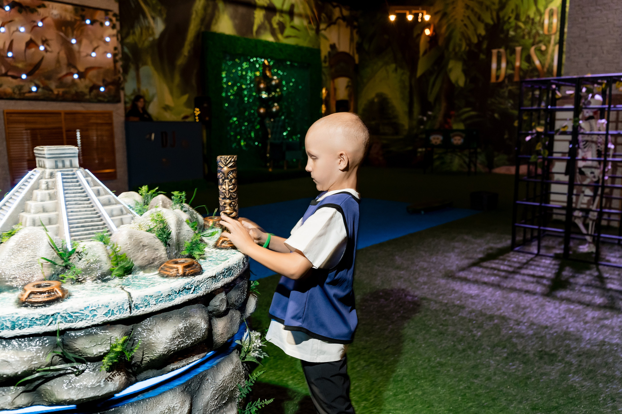 С Днем Рождения, Гена! Остров Discovery